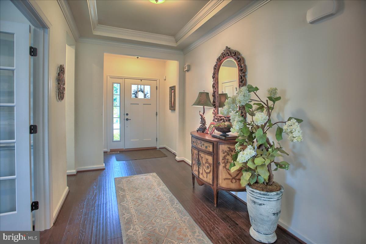STRAY WINDS FARM - Residential