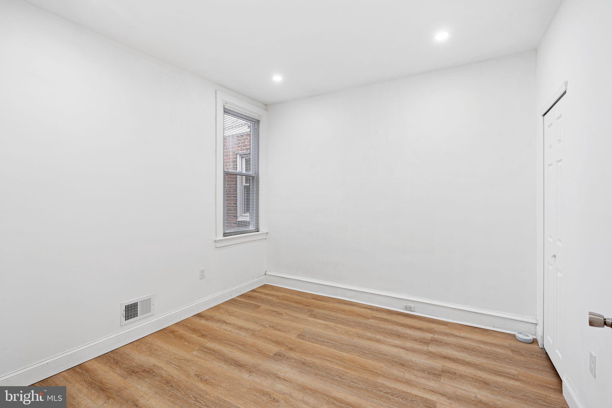 PHILADELPHIA (NORTHEAST) - Residential