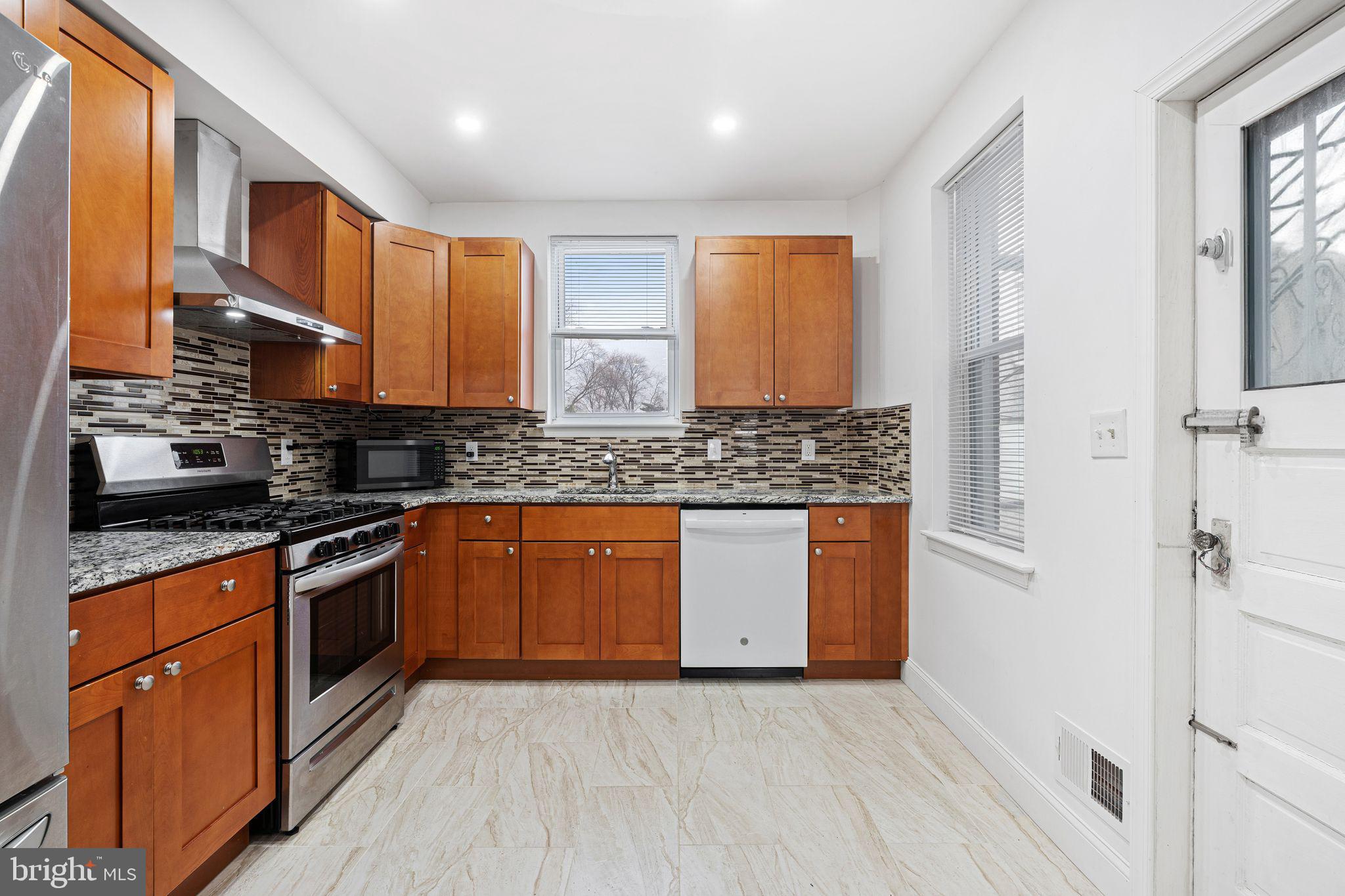 PHILADELPHIA (NORTHEAST) - Residential