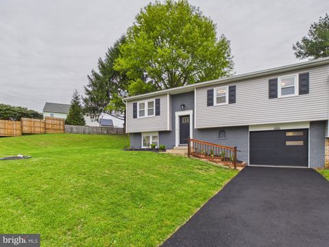 214 BREWSTER DRIVE LANCASTER PA 17603