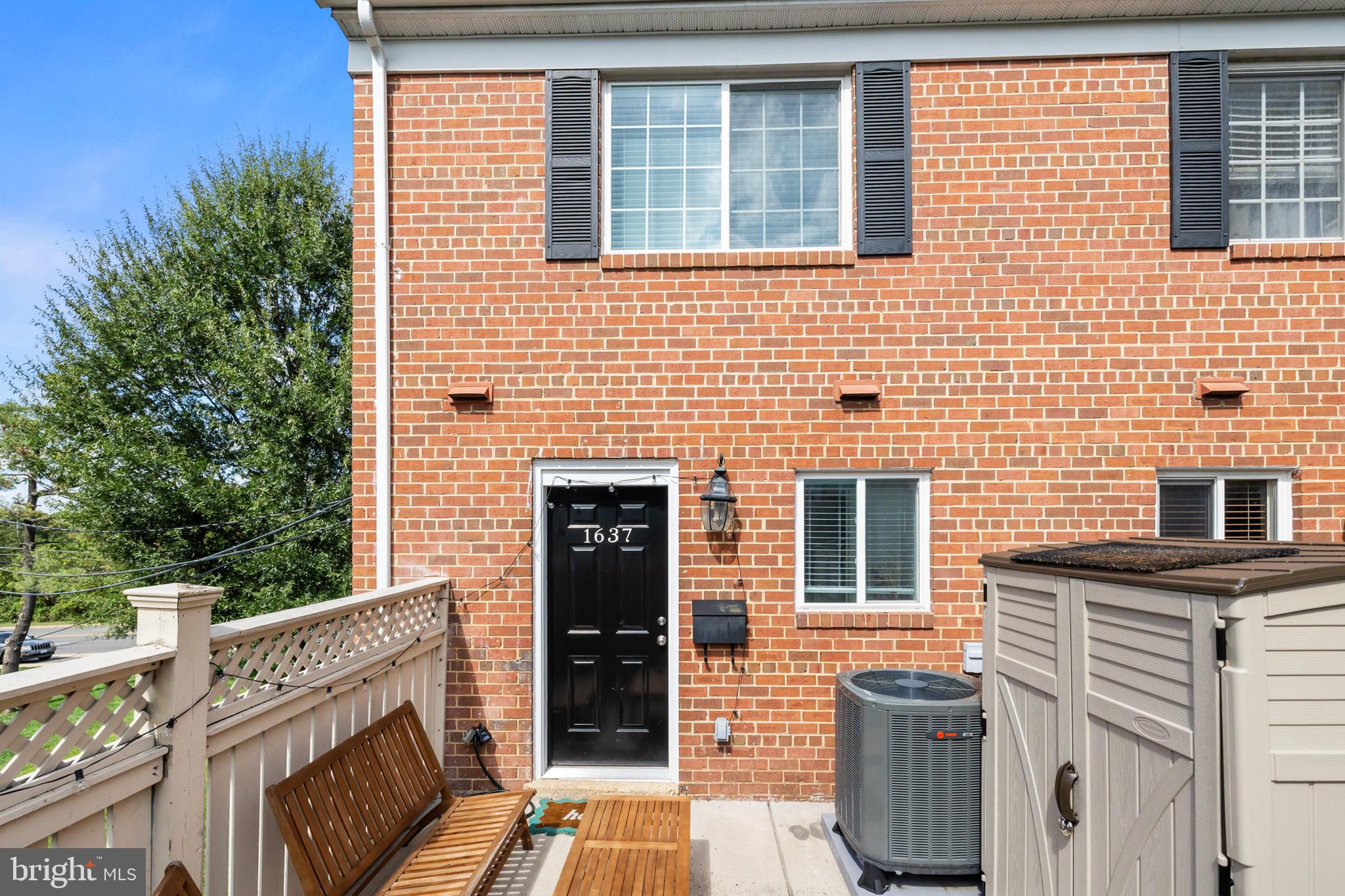 1637 N VAN DORN STREET