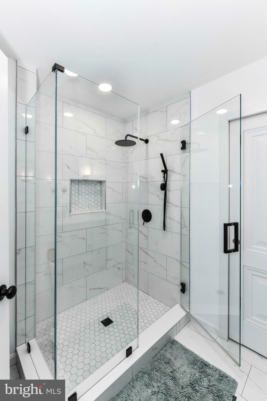 RESTON - Residential Lease