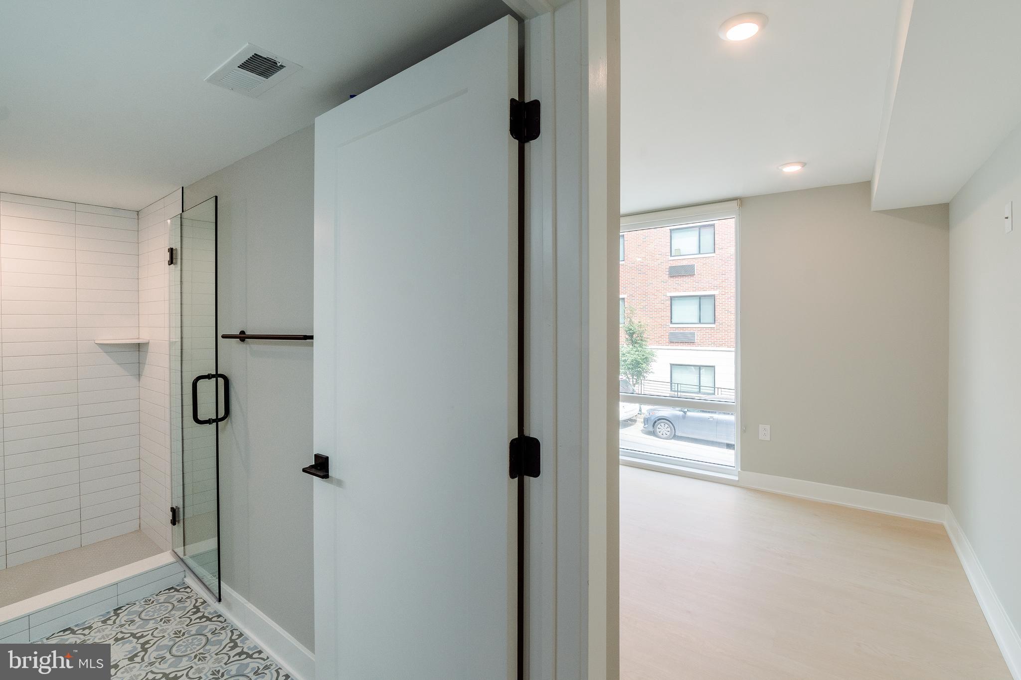 1102 GERMANTOWN AVENUE 606