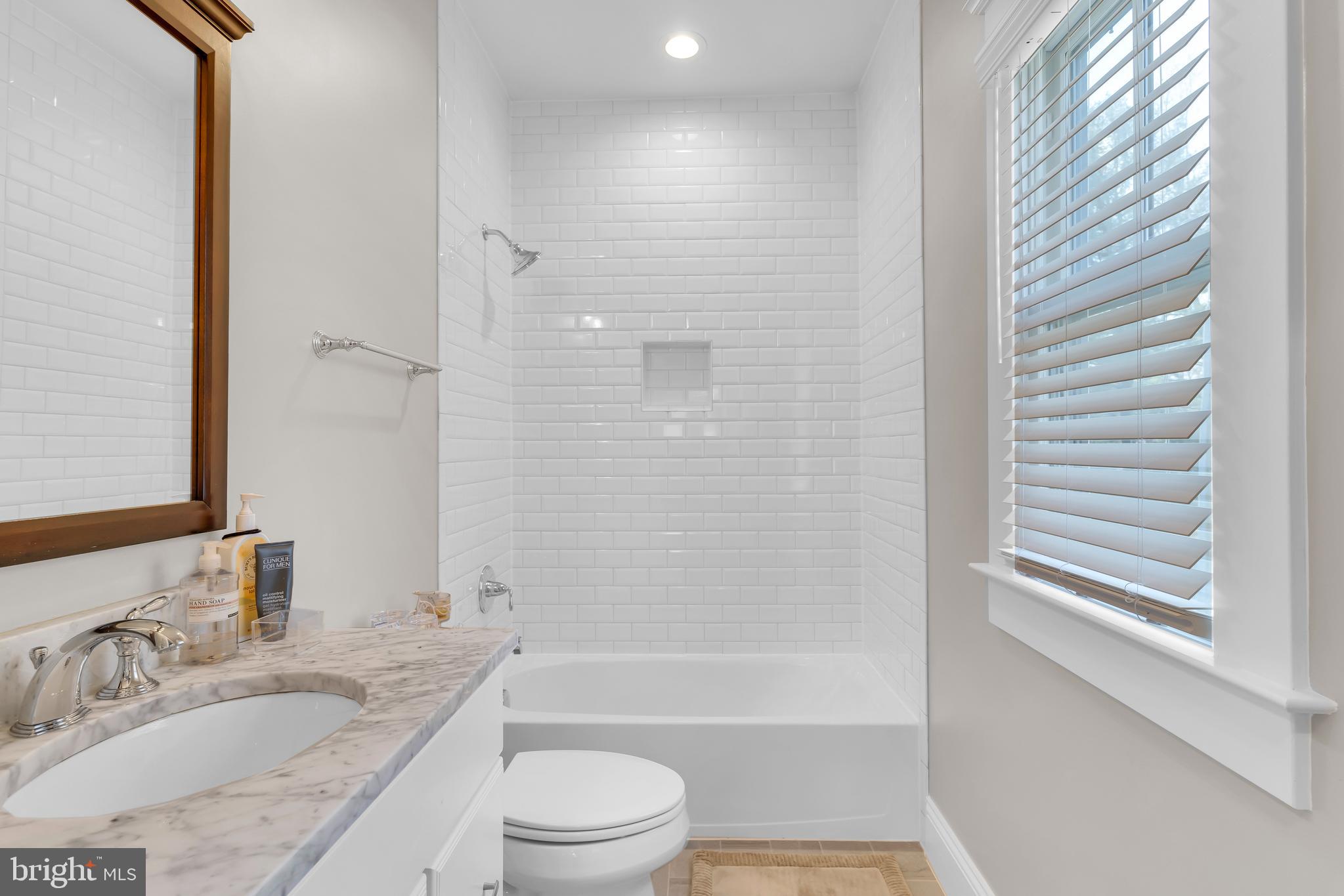 VIENNA WOODS - Residential