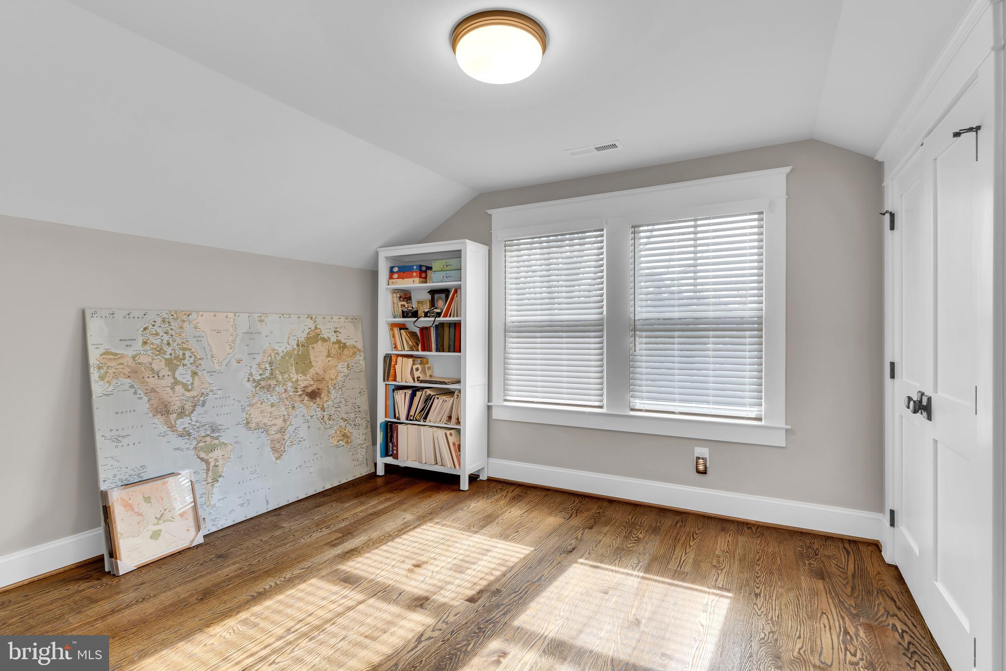 VIENNA WOODS - Residential