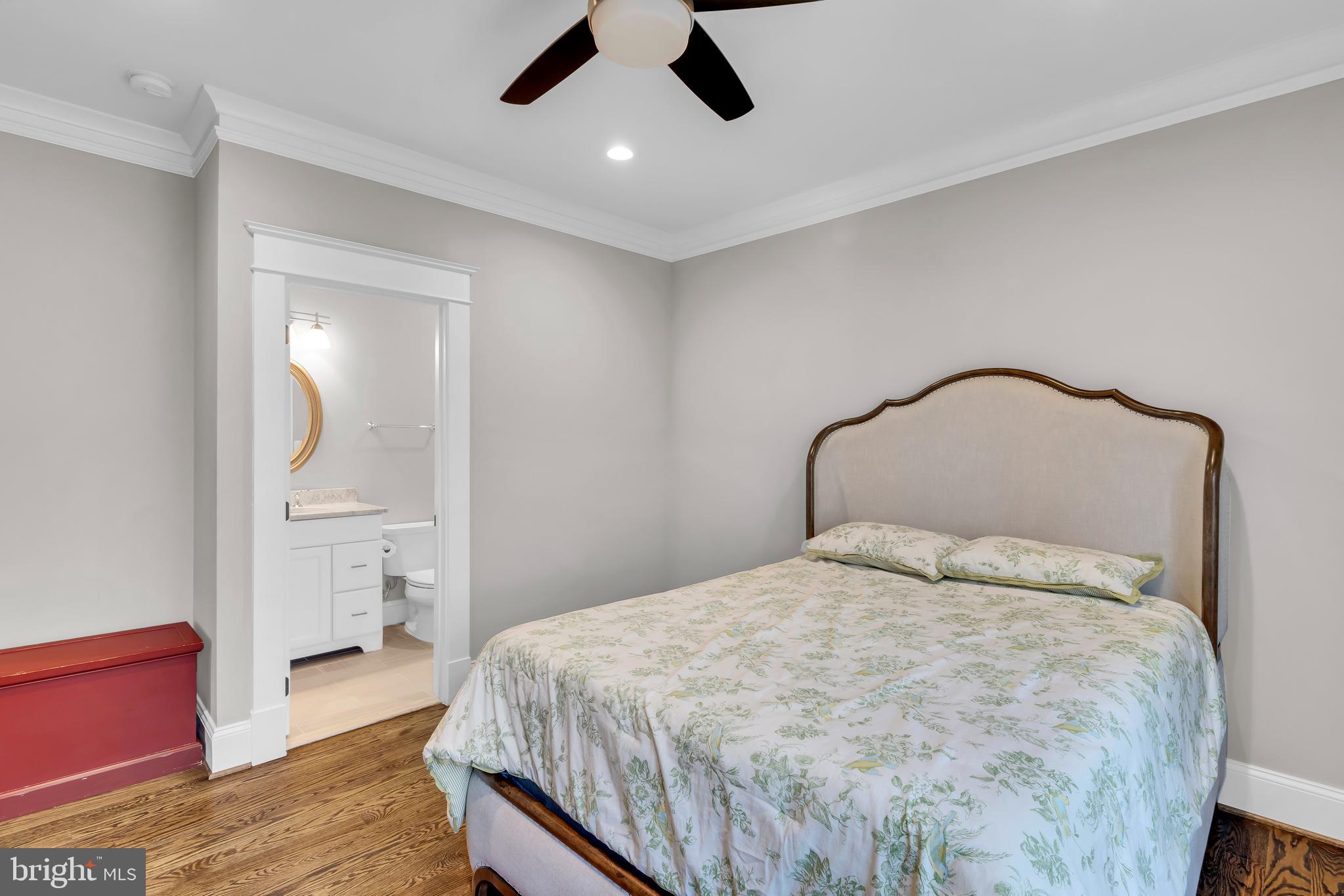 VIENNA WOODS - Residential