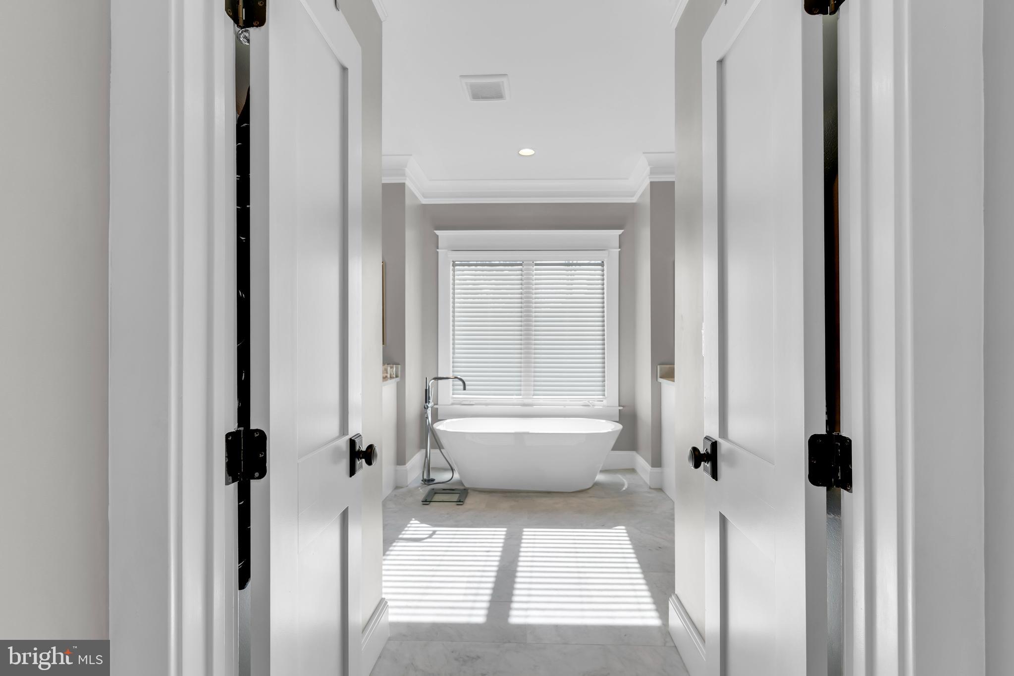 VIENNA WOODS - Residential