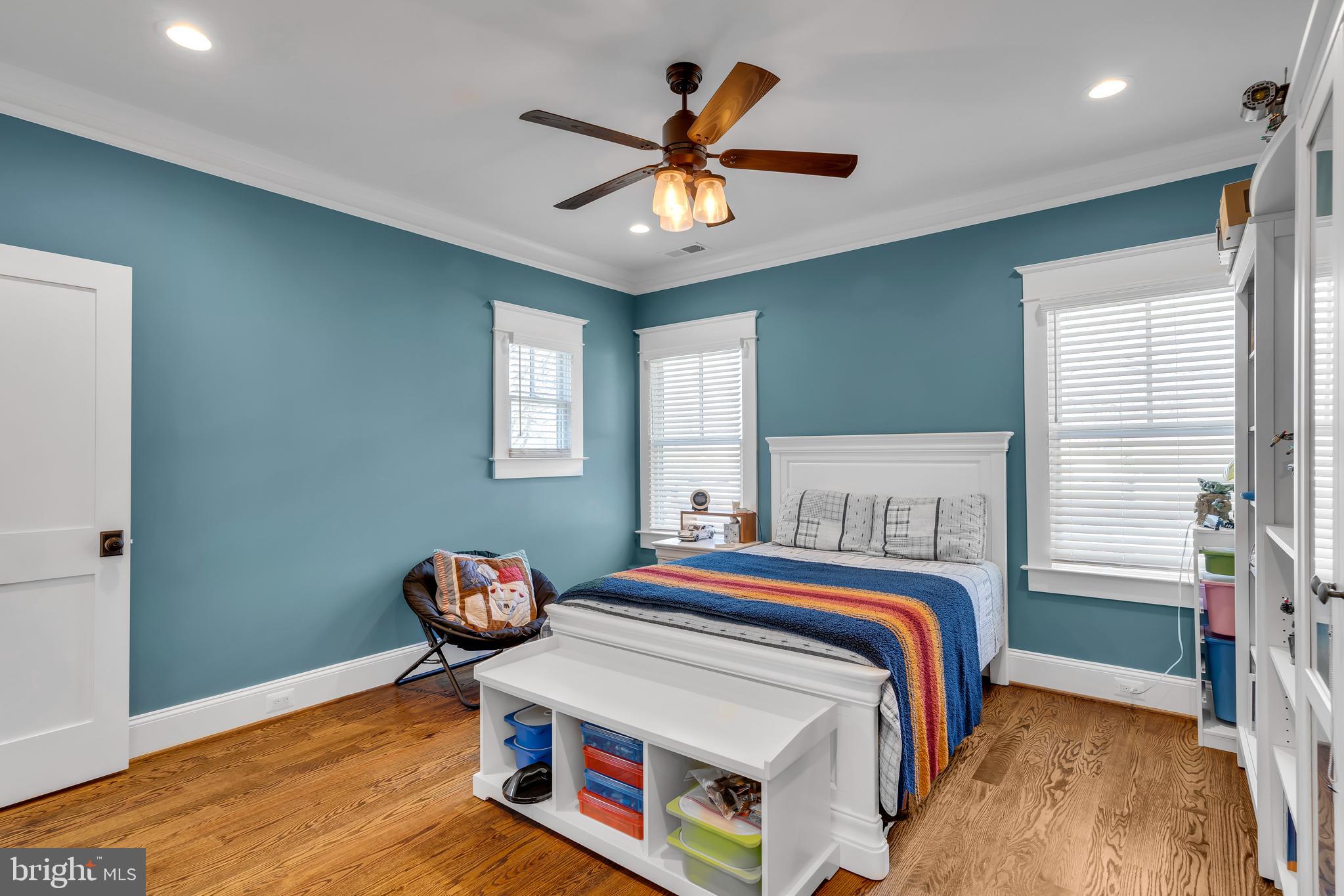 VIENNA WOODS - Residential