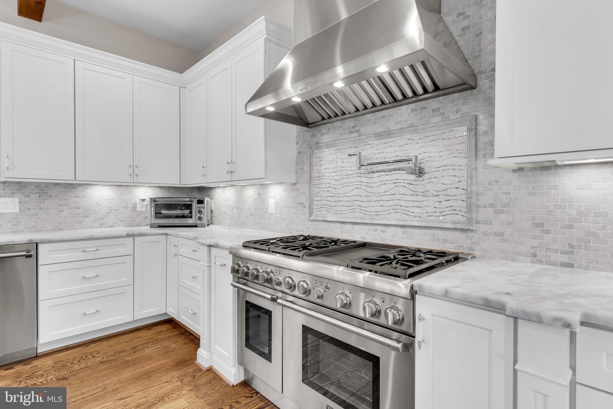 VIENNA WOODS - Residential