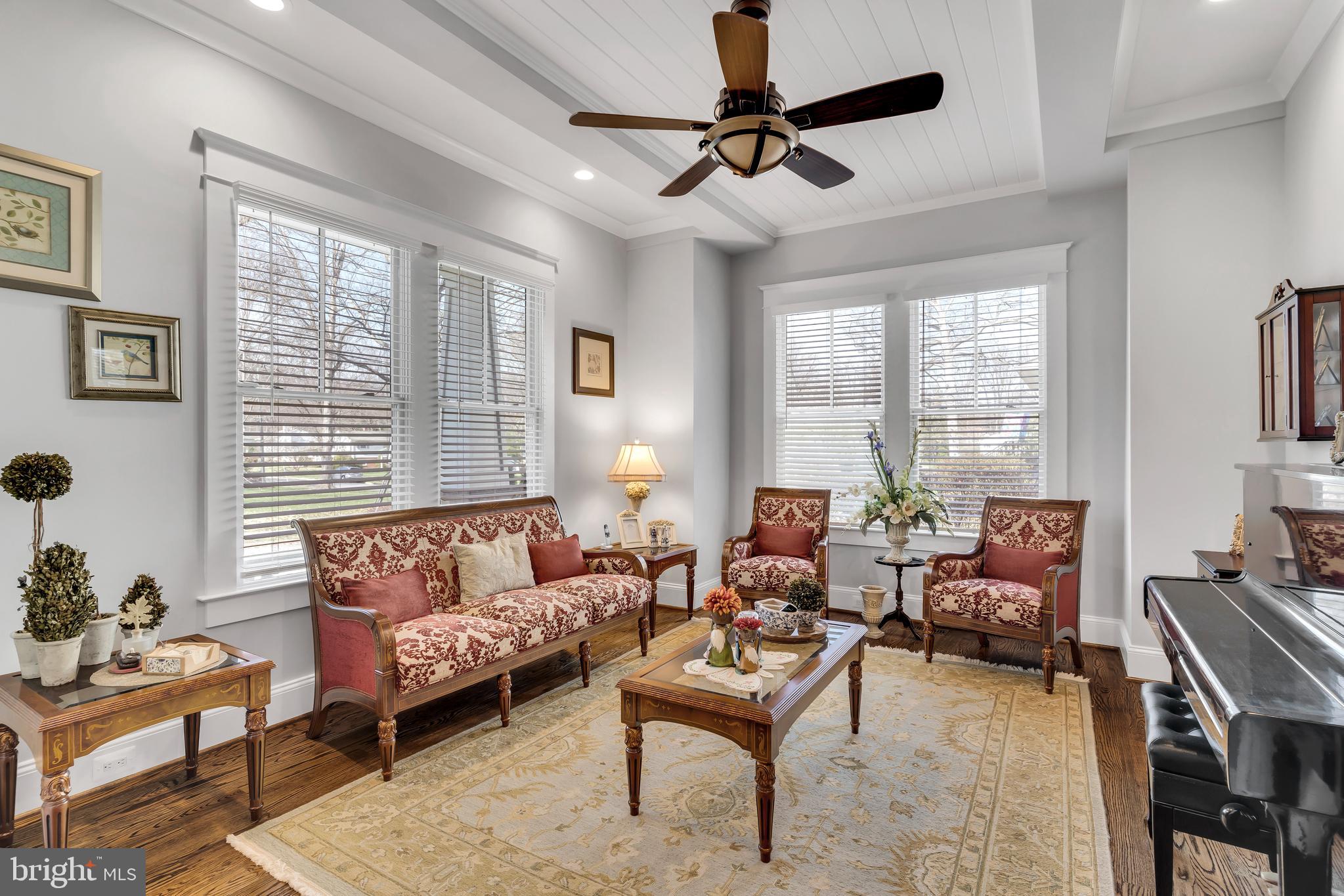 VIENNA WOODS - Residential