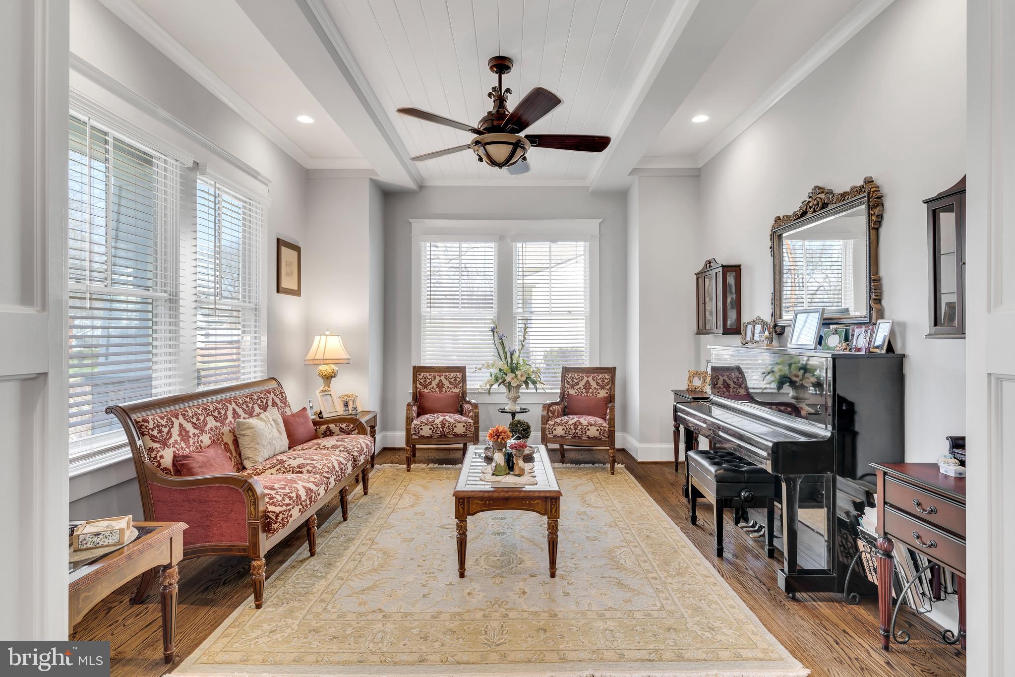 VIENNA WOODS - Residential