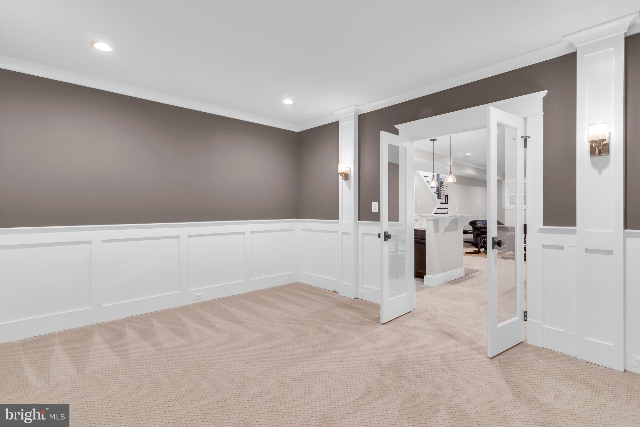 VIENNA WOODS - Residential