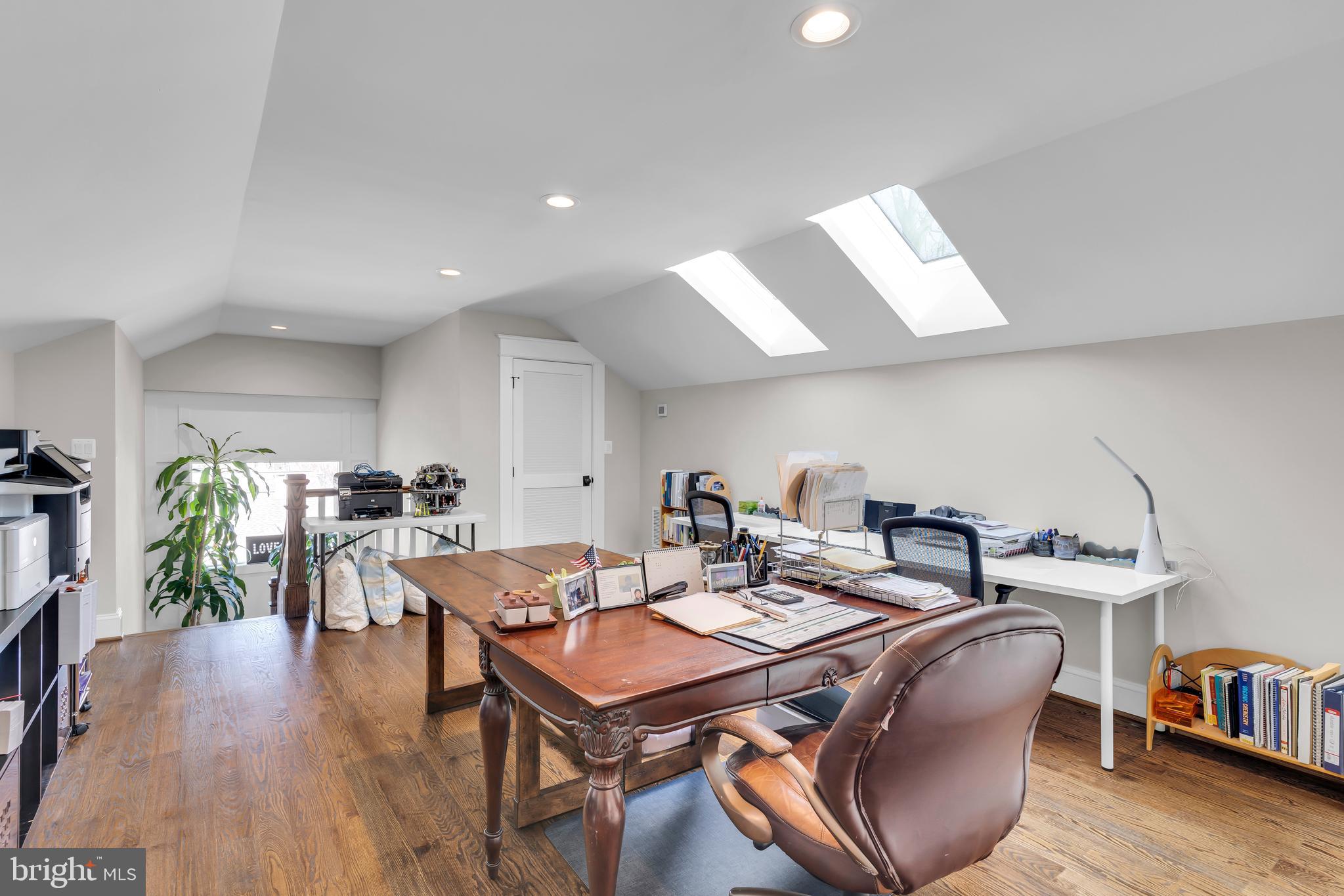 VIENNA WOODS - Residential