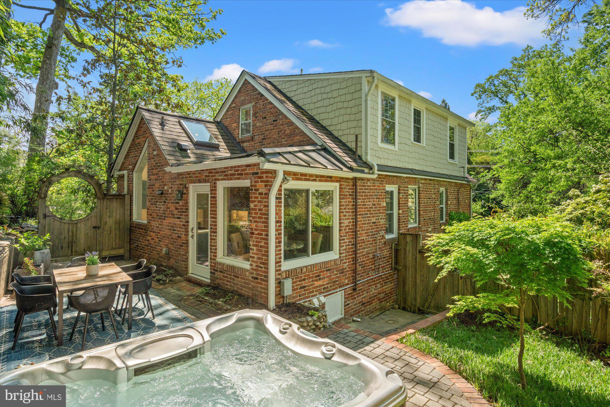 1309 KIRKWOOD ROAD N