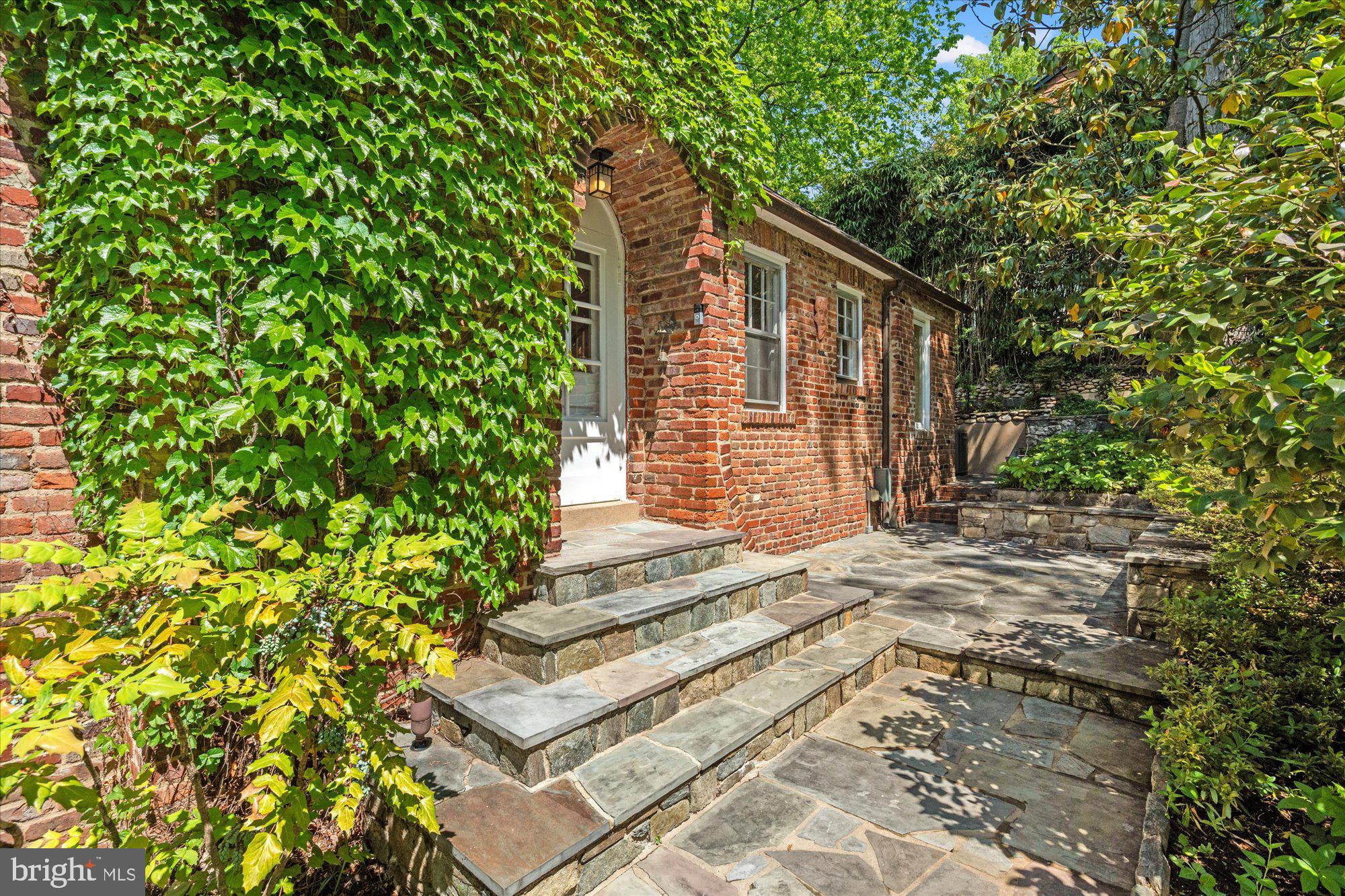 1309 KIRKWOOD ROAD N