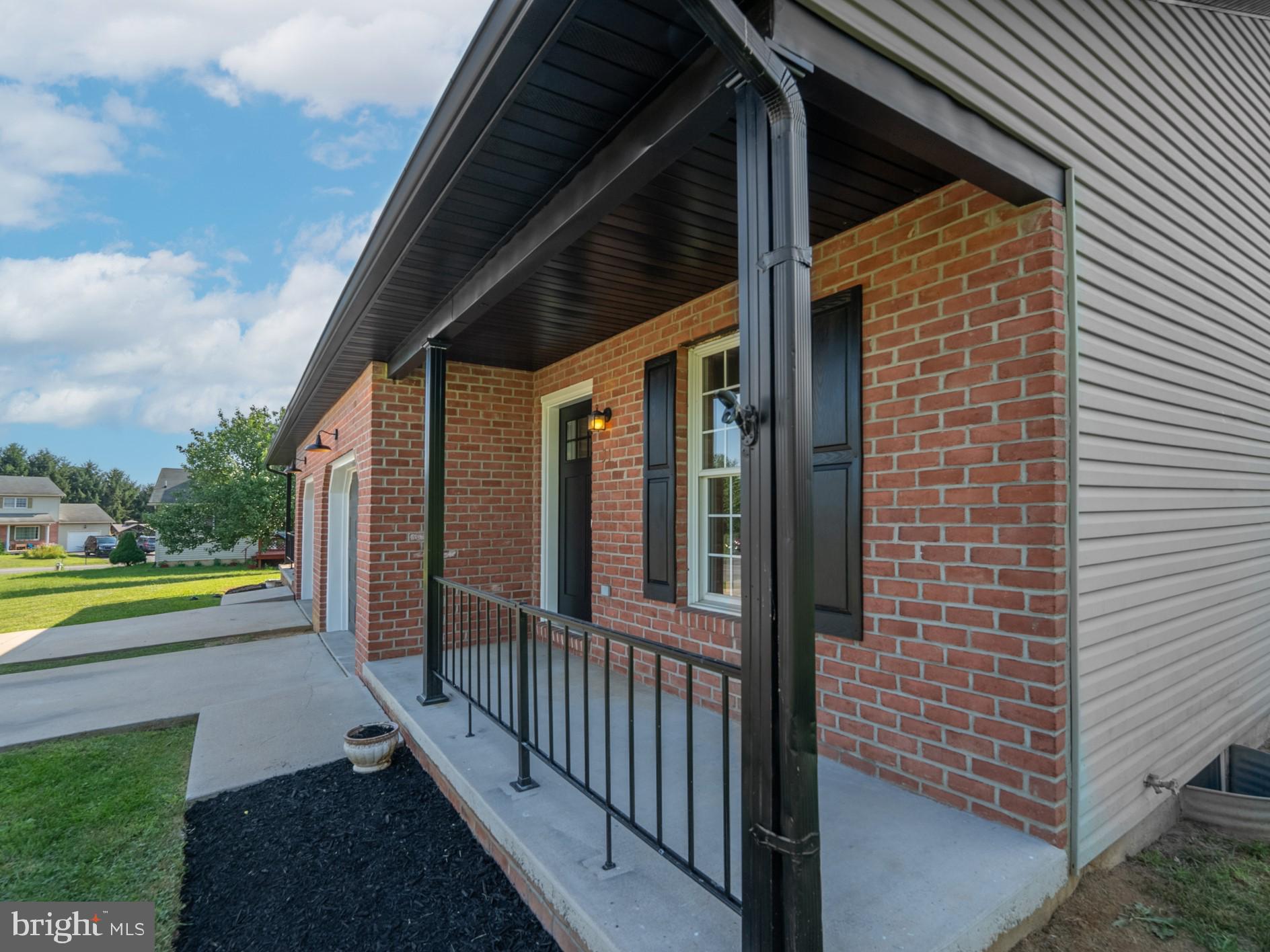31 LARCH DRIVE