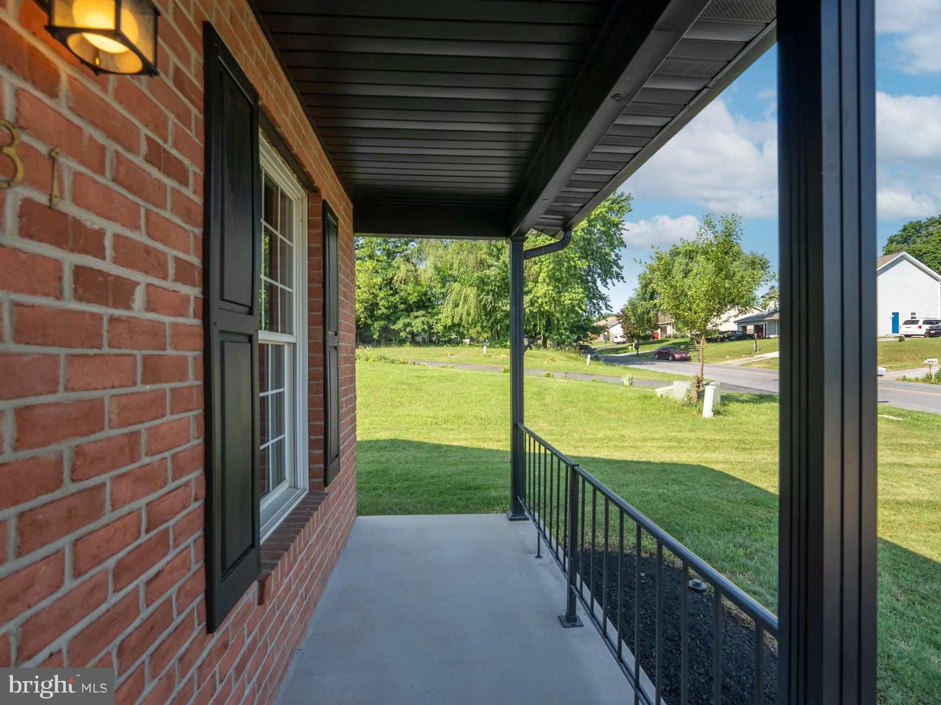 31 LARCH DRIVE