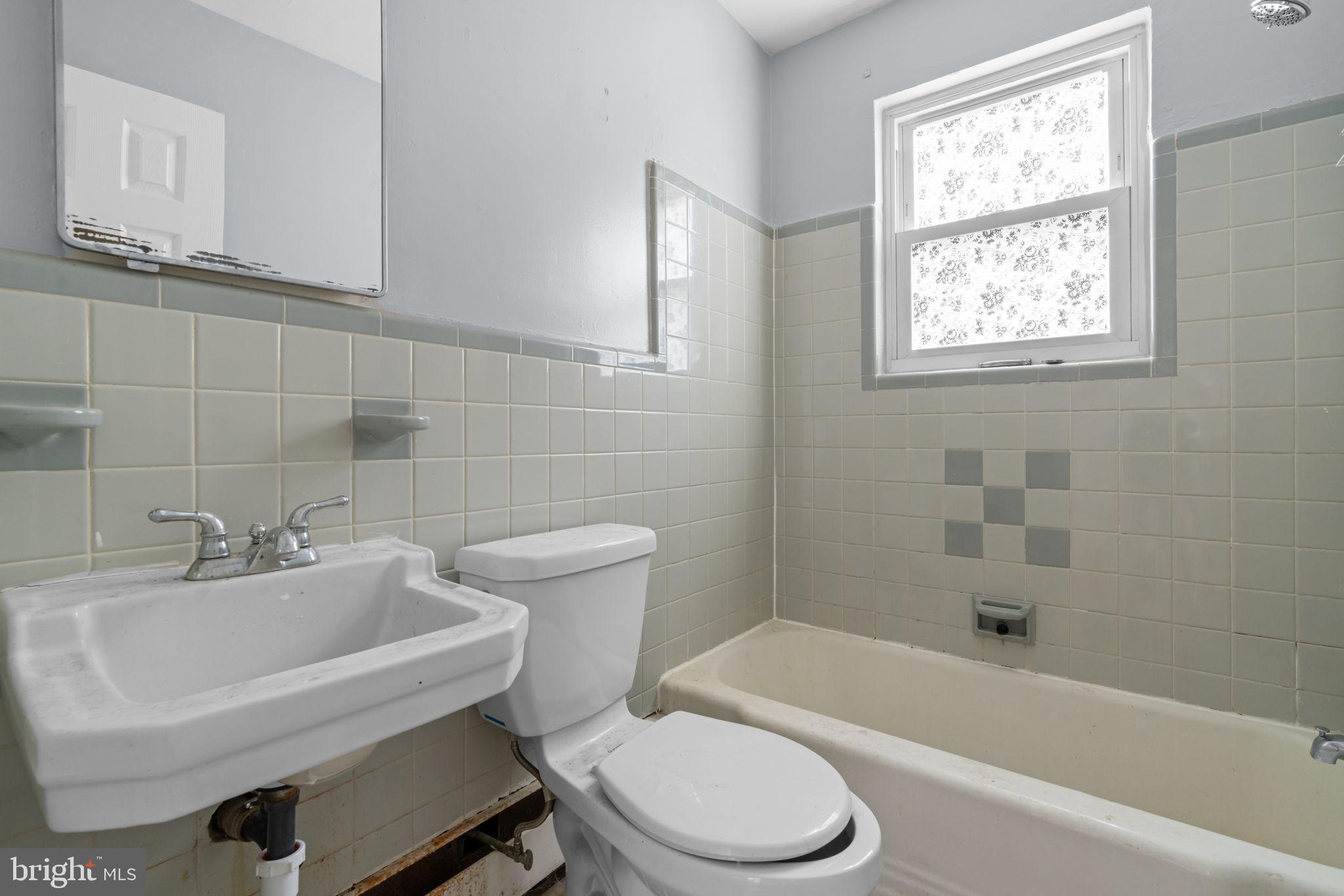 FOX CHASE - Residential Income