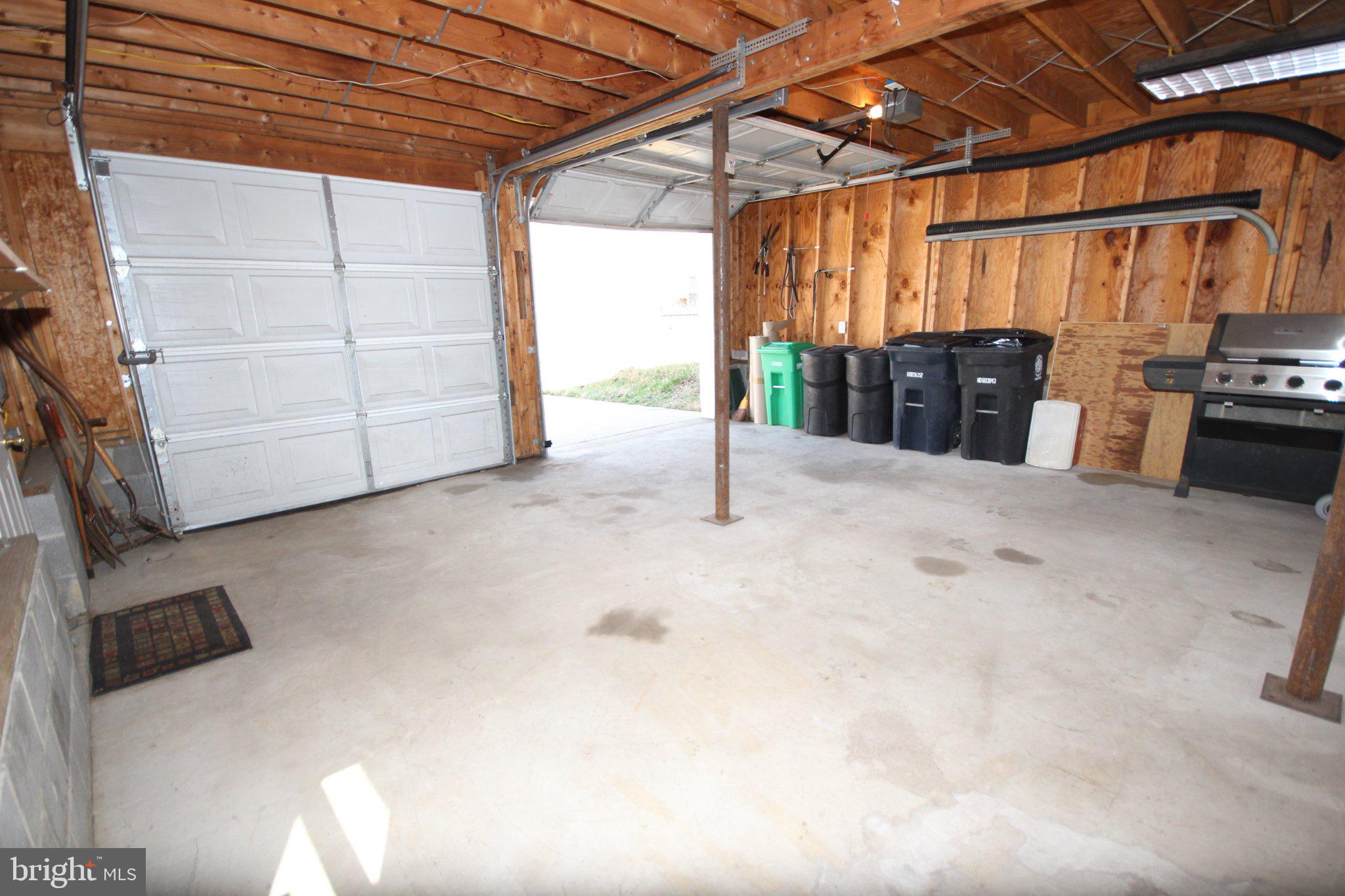 CALVERTON - Residential