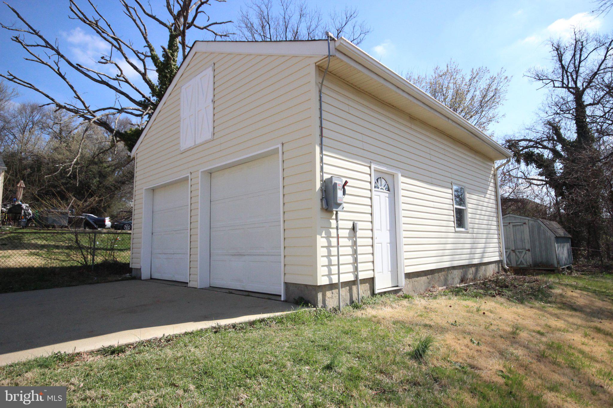 CALVERTON - Residential