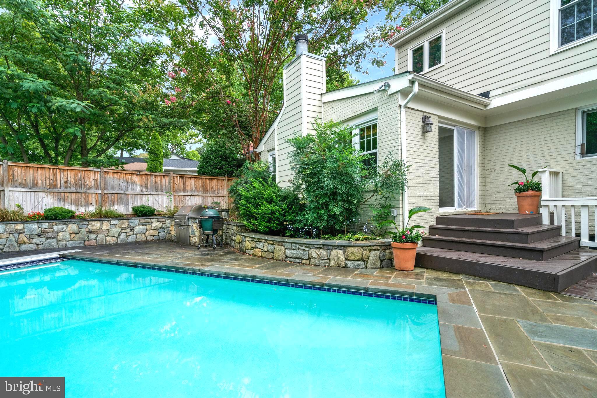 COLLEGE PARK - Residential