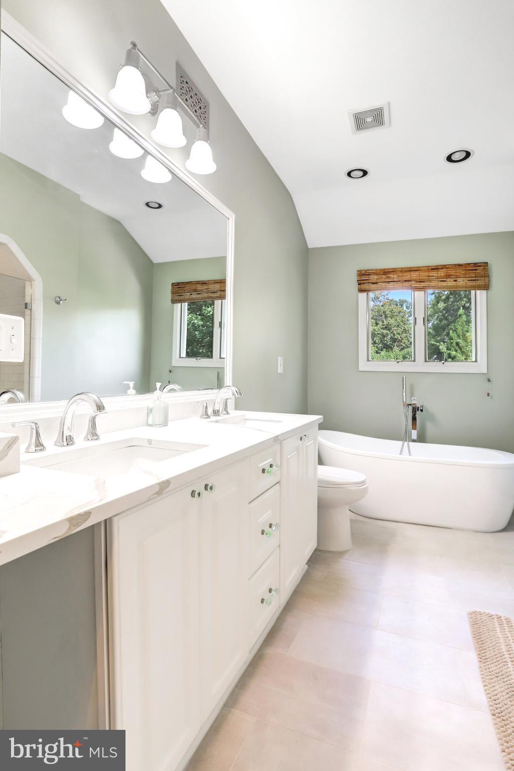 COLLEGE PARK - Residential