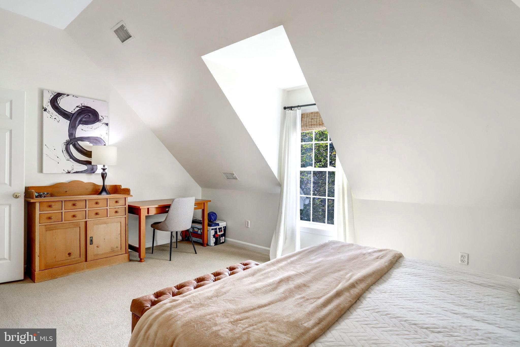 COLLEGE PARK - Residential