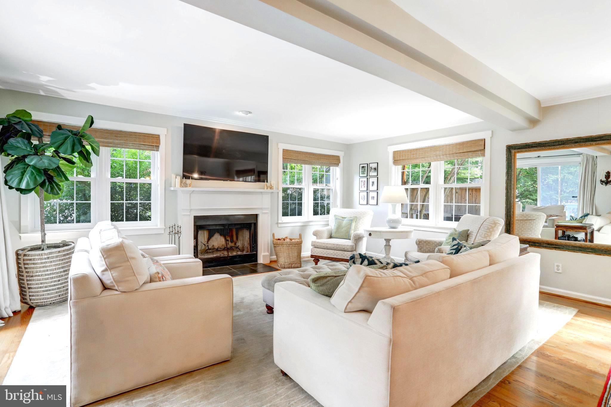 COLLEGE PARK - Residential