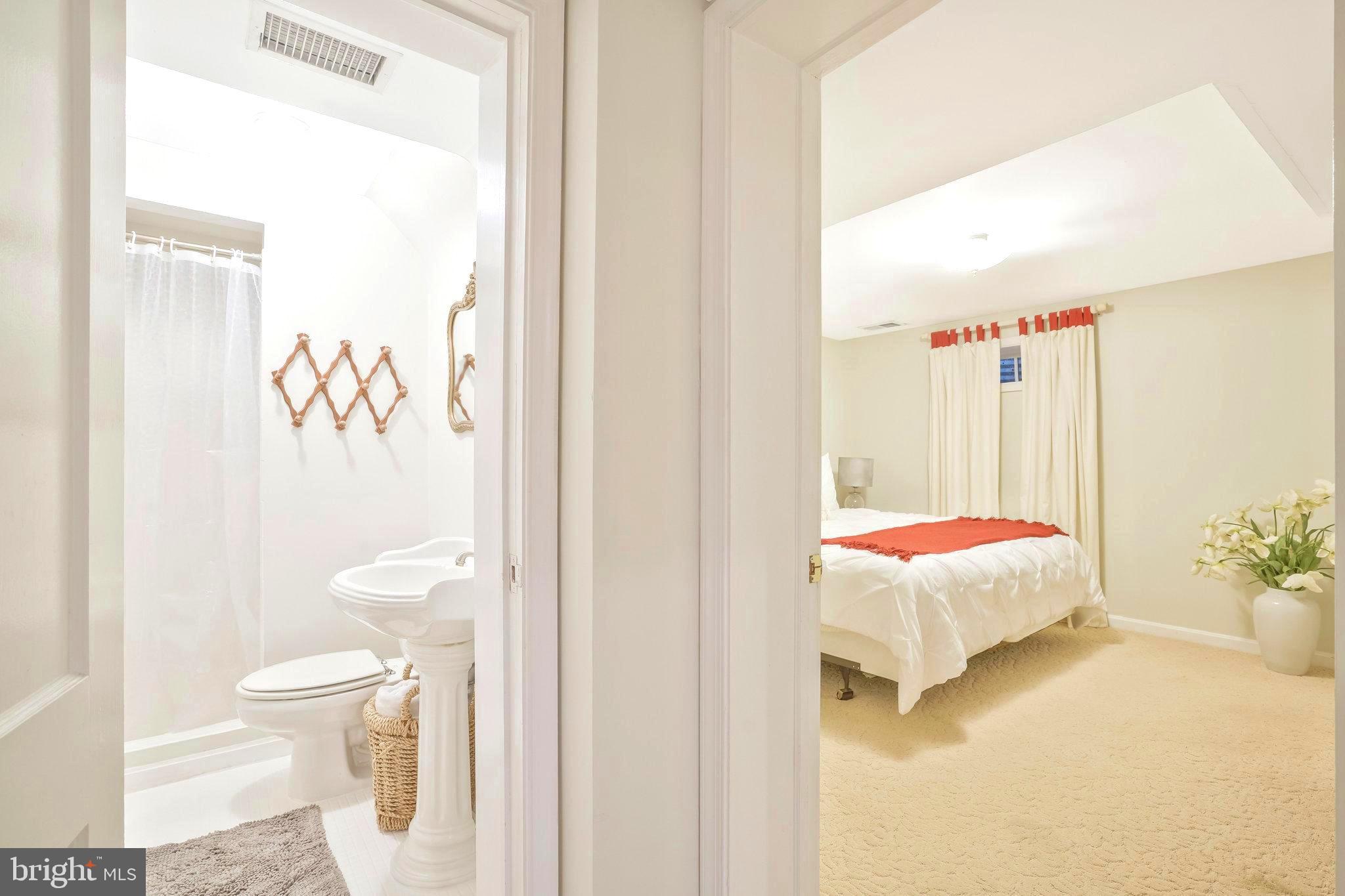 COLLEGE PARK - Residential