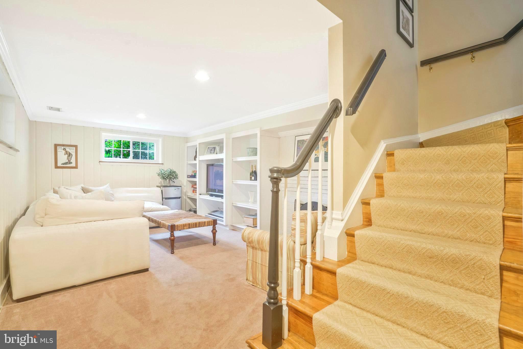 COLLEGE PARK - Residential