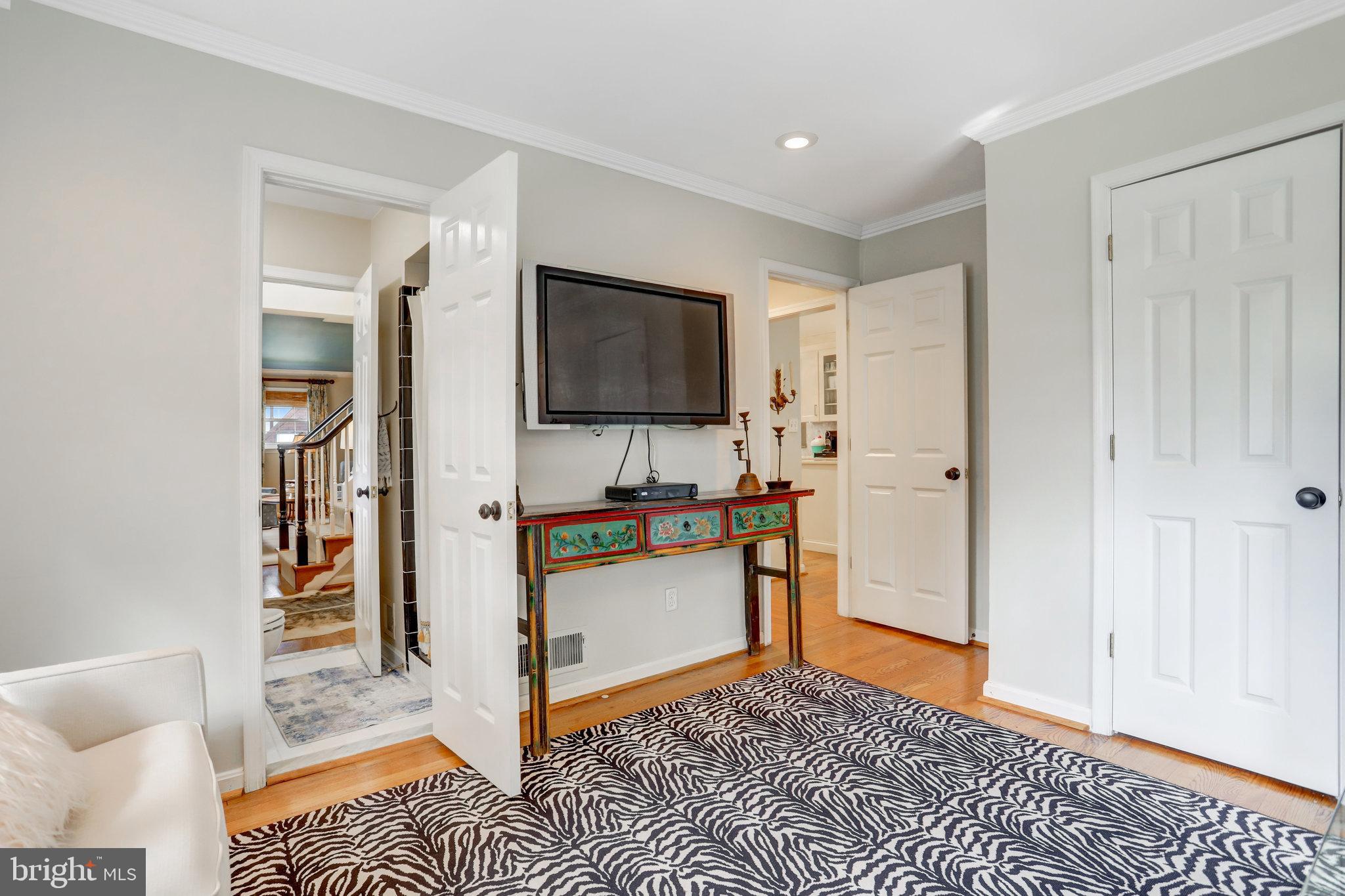 COLLEGE PARK - Residential