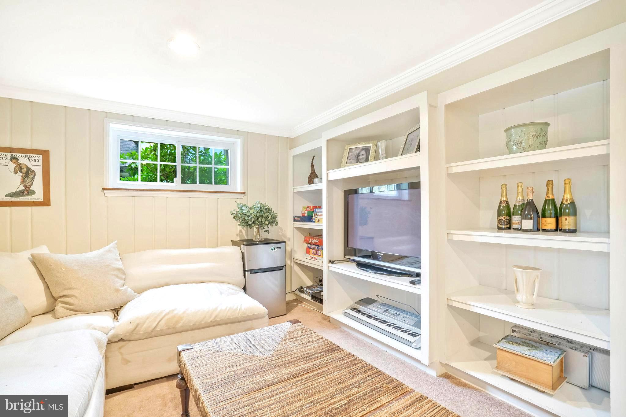 COLLEGE PARK - Residential