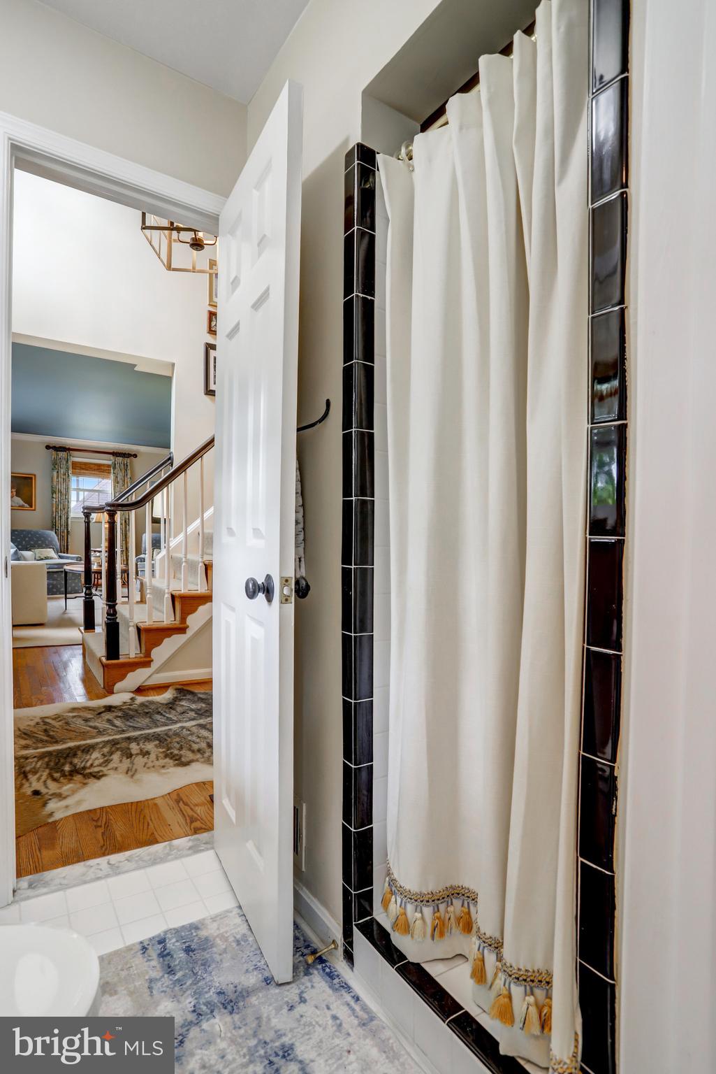 COLLEGE PARK - Residential