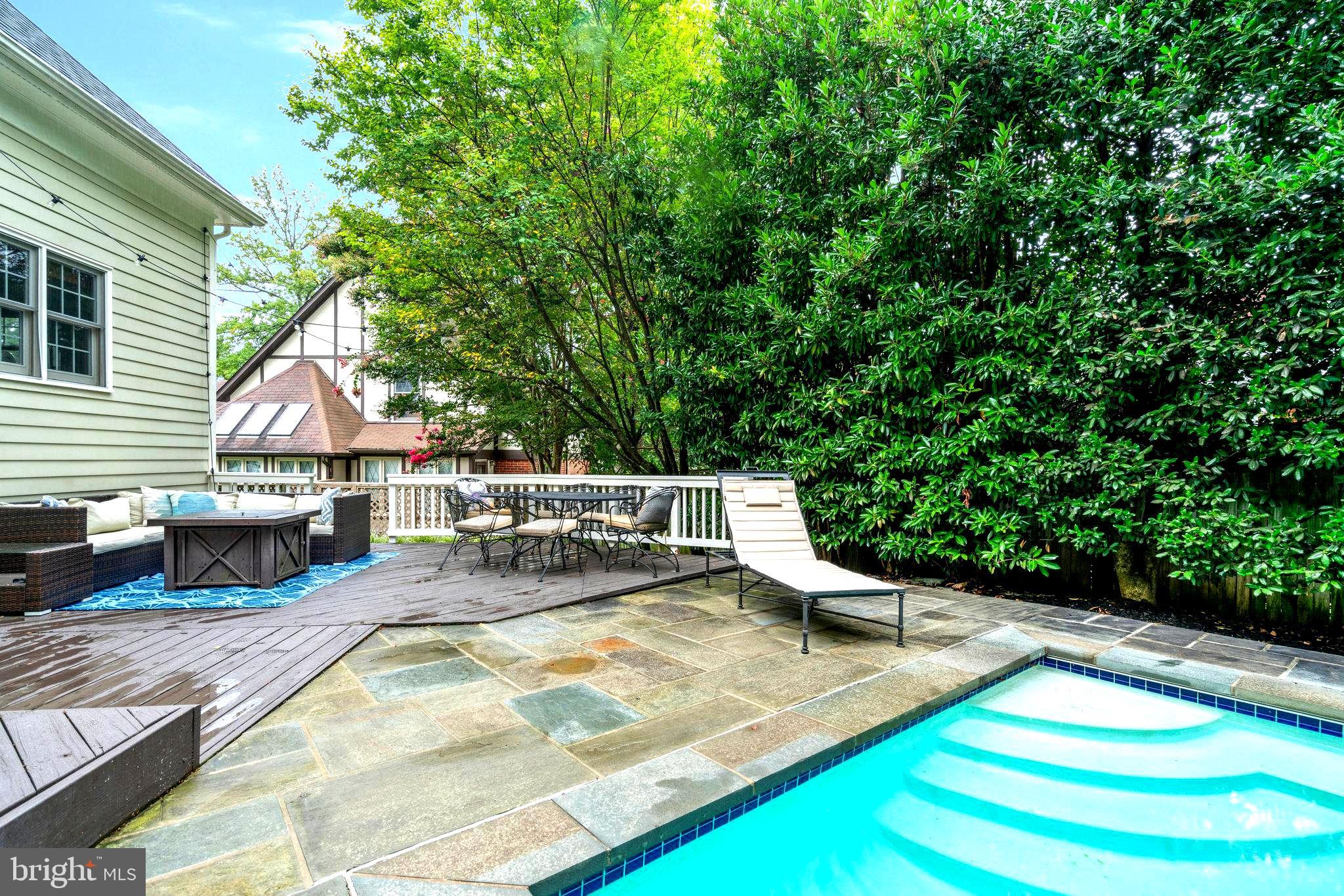 COLLEGE PARK - Residential