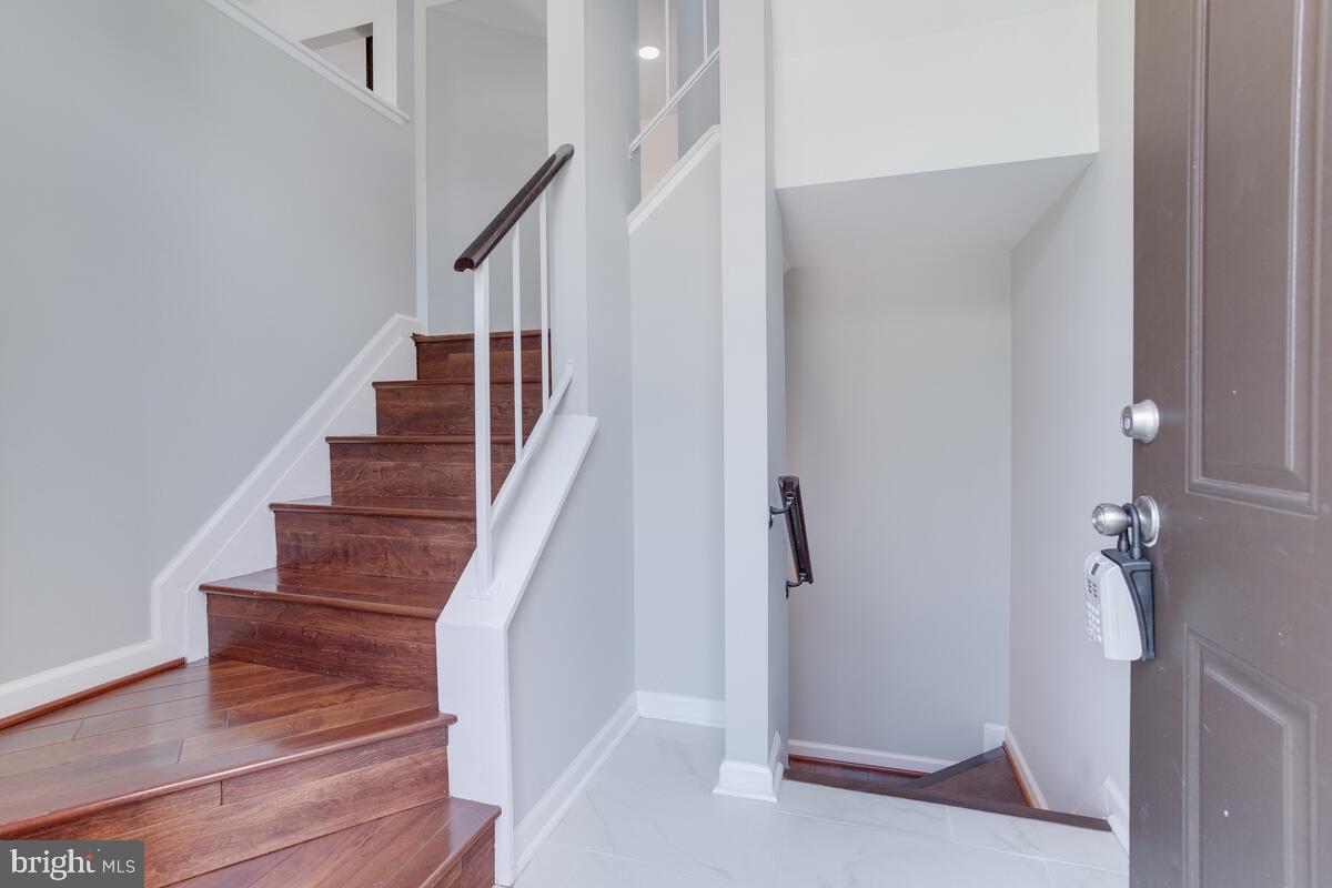 WOODLAND PARK - Residential