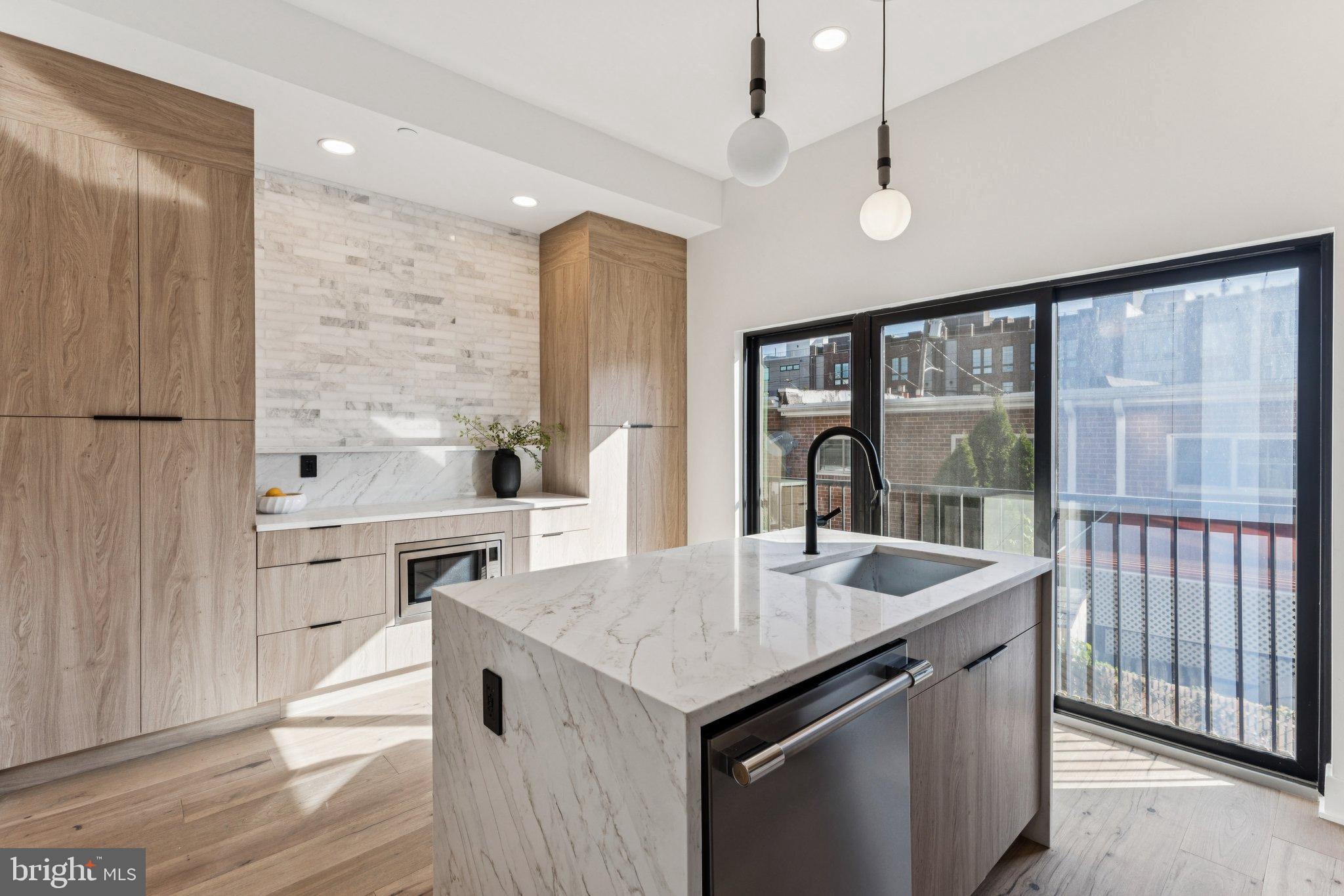 FAIRMOUNT - Residential