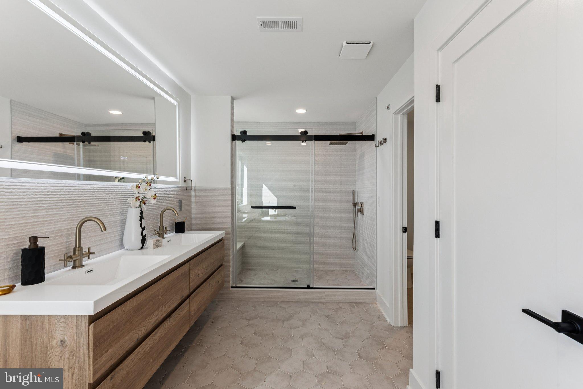 FAIRMOUNT - Residential