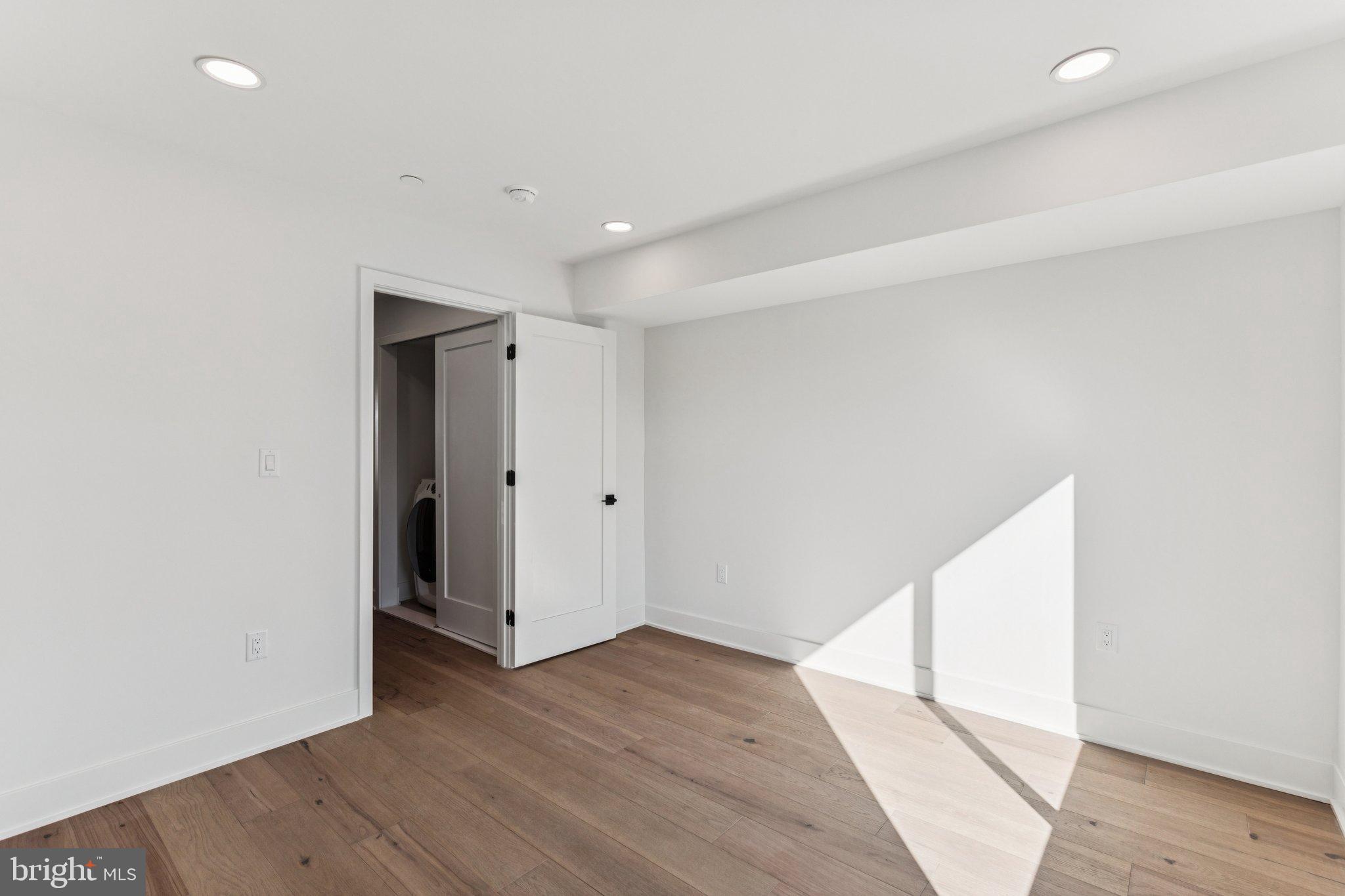 FAIRMOUNT - Residential