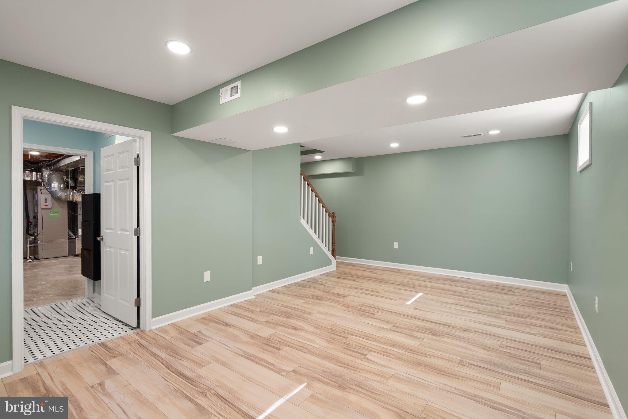 CRESCENT HILLS ESTATES - Residential