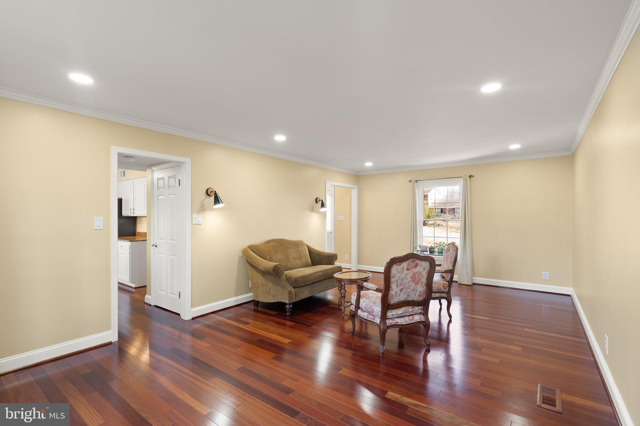 CRESCENT HILLS ESTATES - Residential