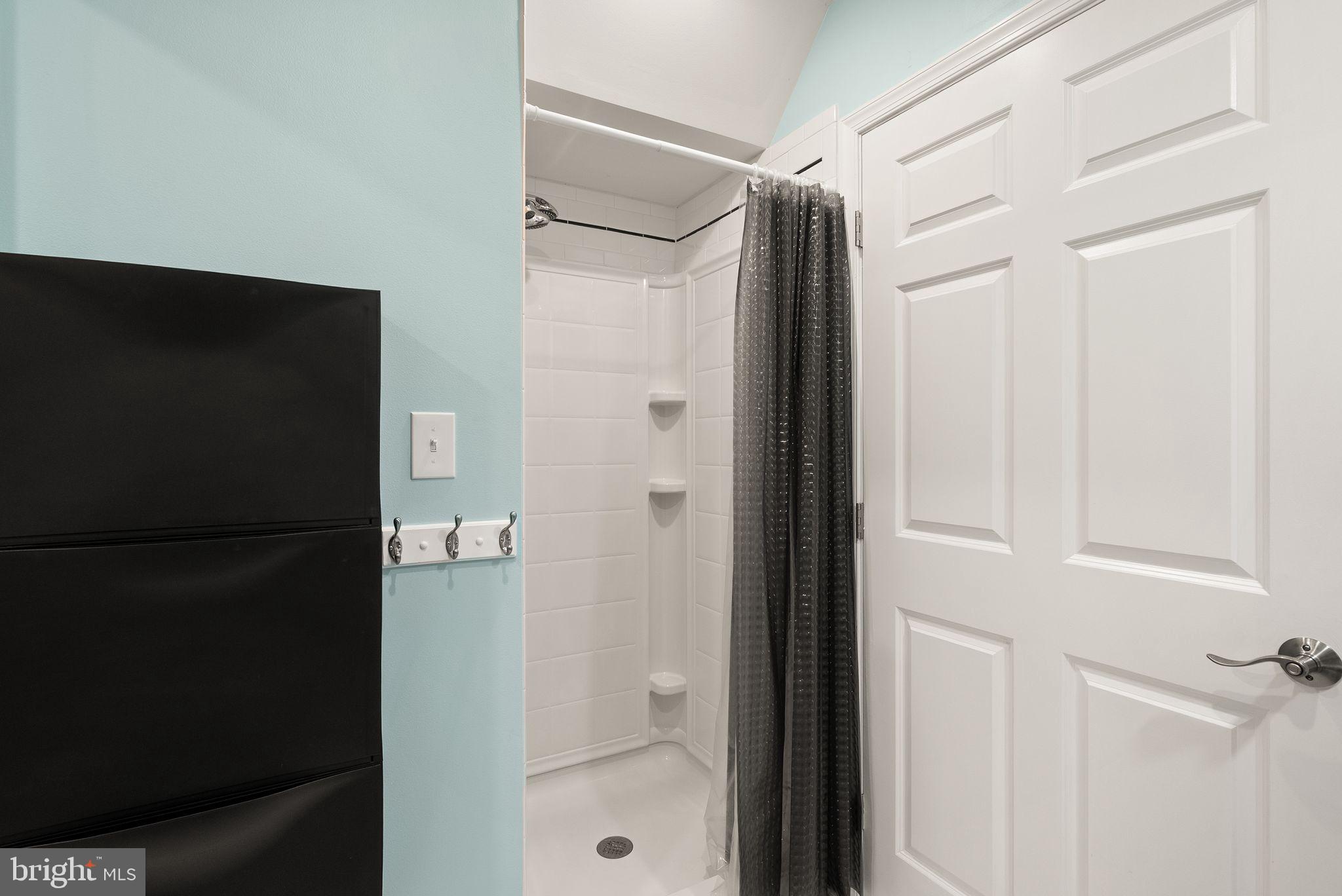 CRESCENT HILLS ESTATES - Residential