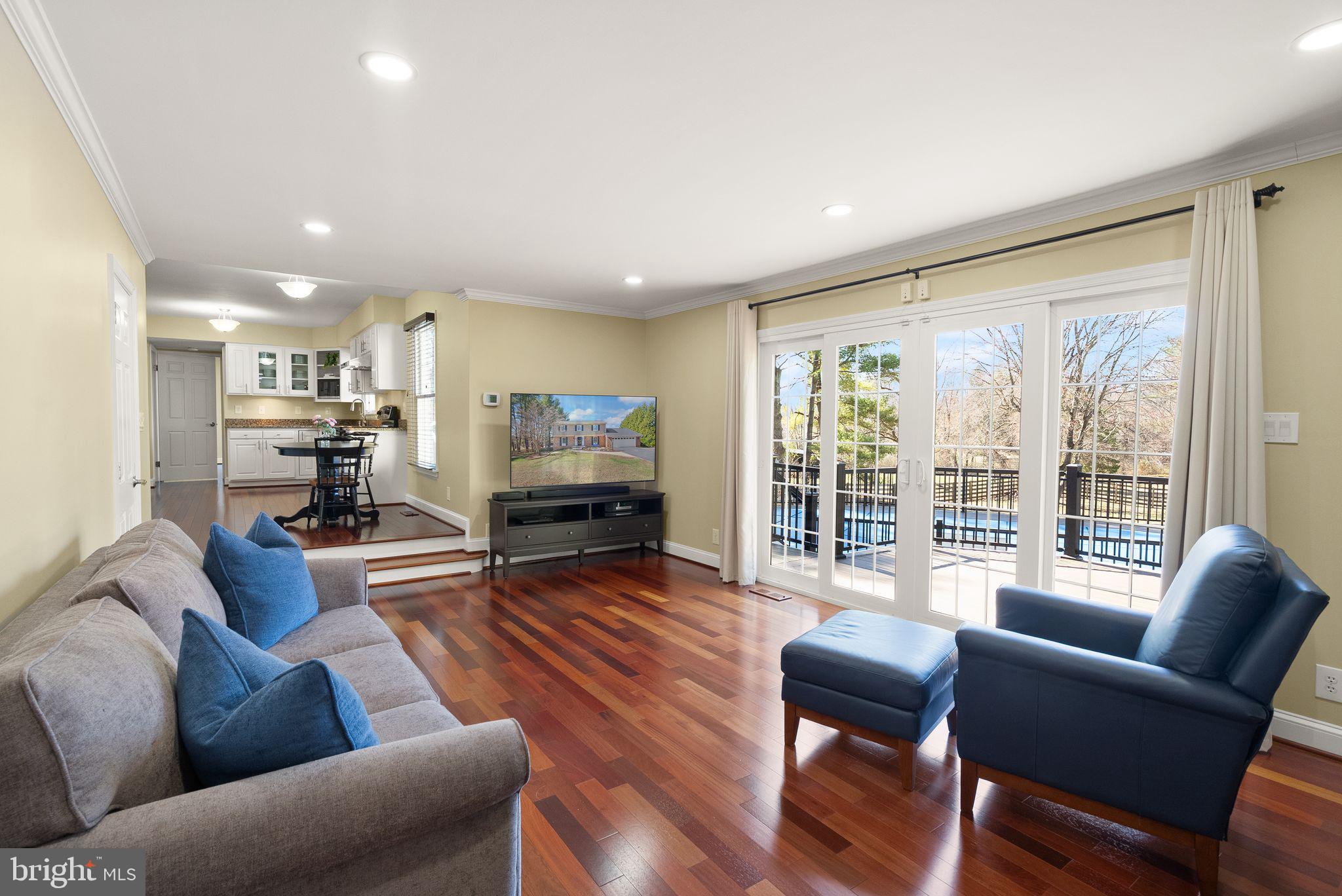 CRESCENT HILLS ESTATES - Residential