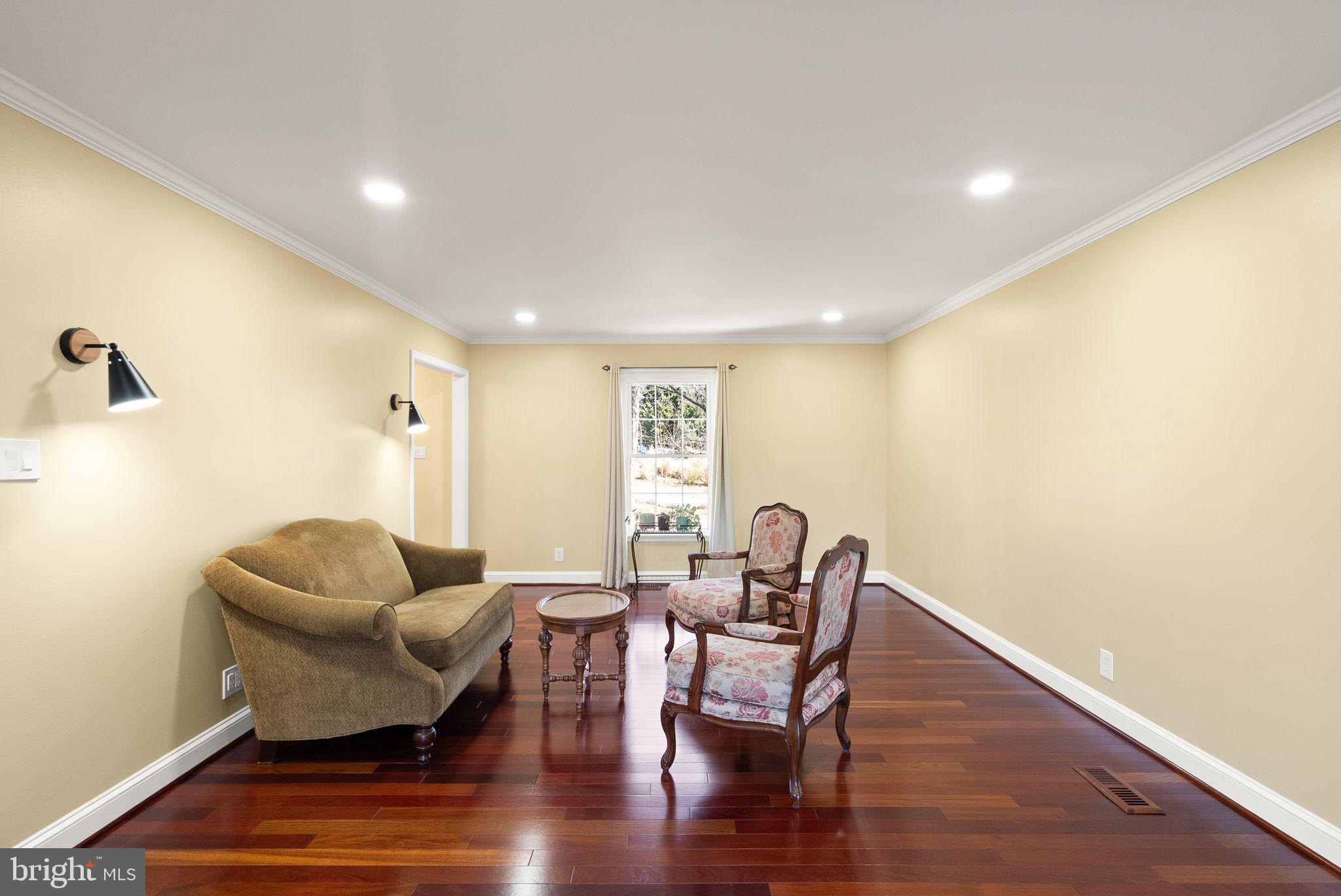 CRESCENT HILLS ESTATES - Residential