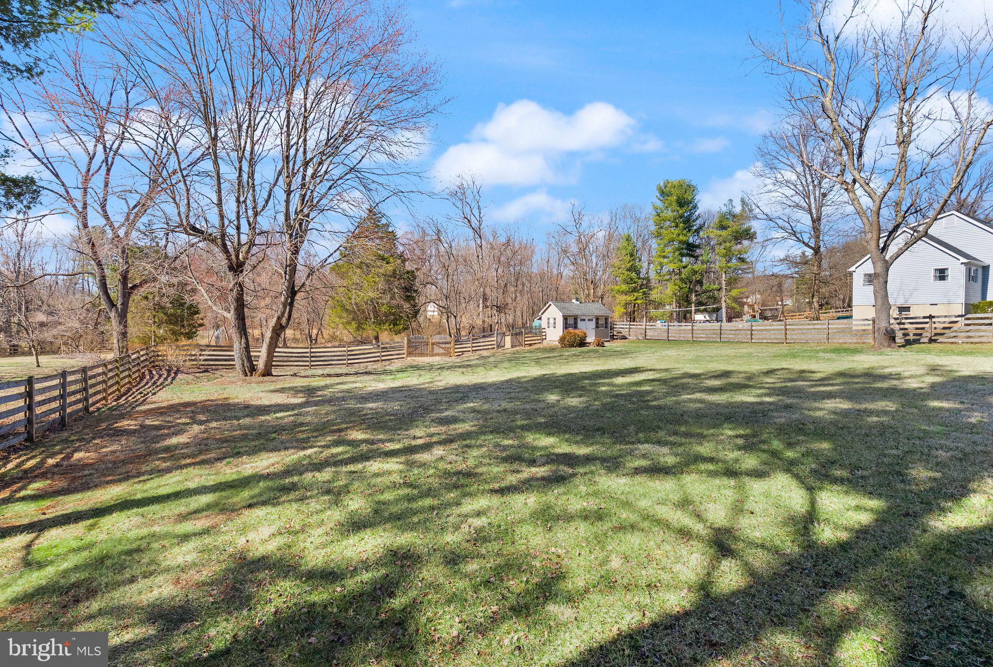 CRESCENT HILLS ESTATES - Residential