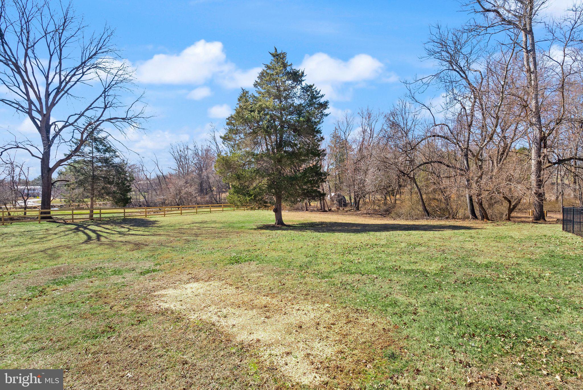 CRESCENT HILLS ESTATES - Residential