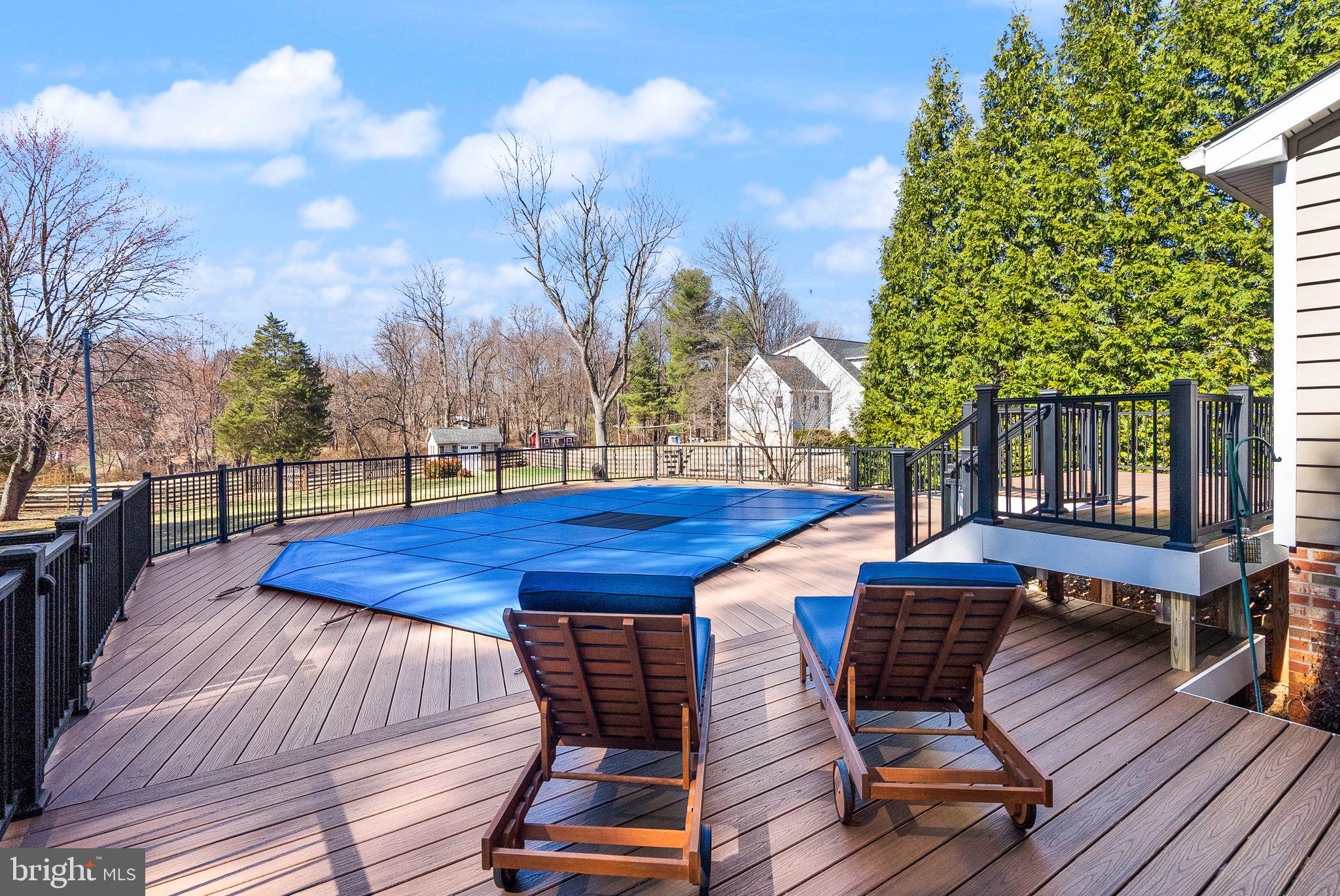 CRESCENT HILLS ESTATES - Residential