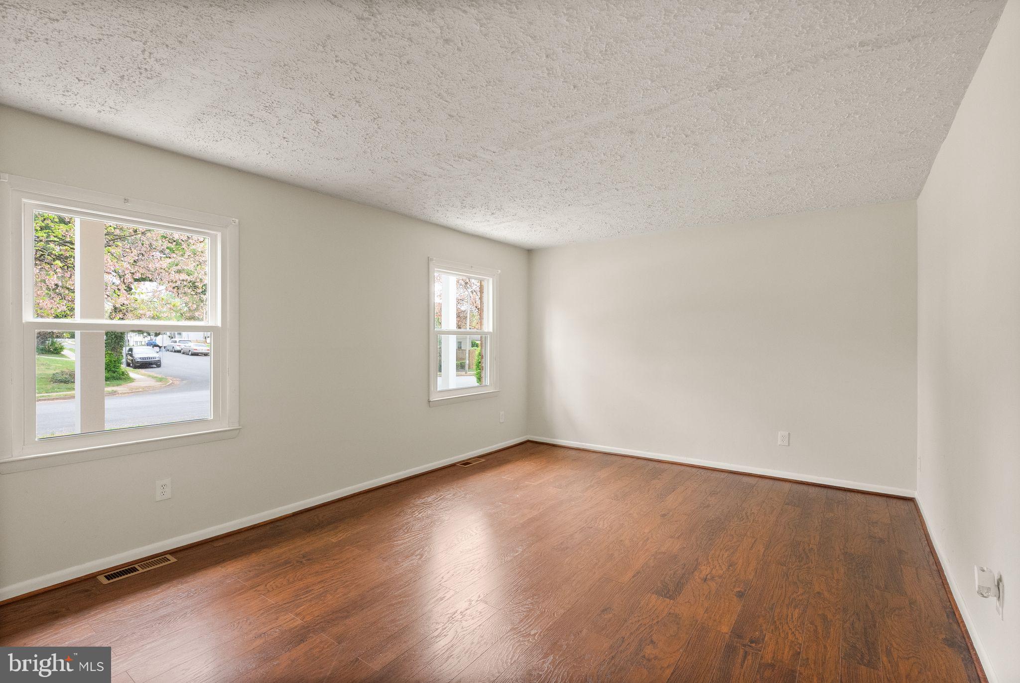 BROOKFIELD - Residential