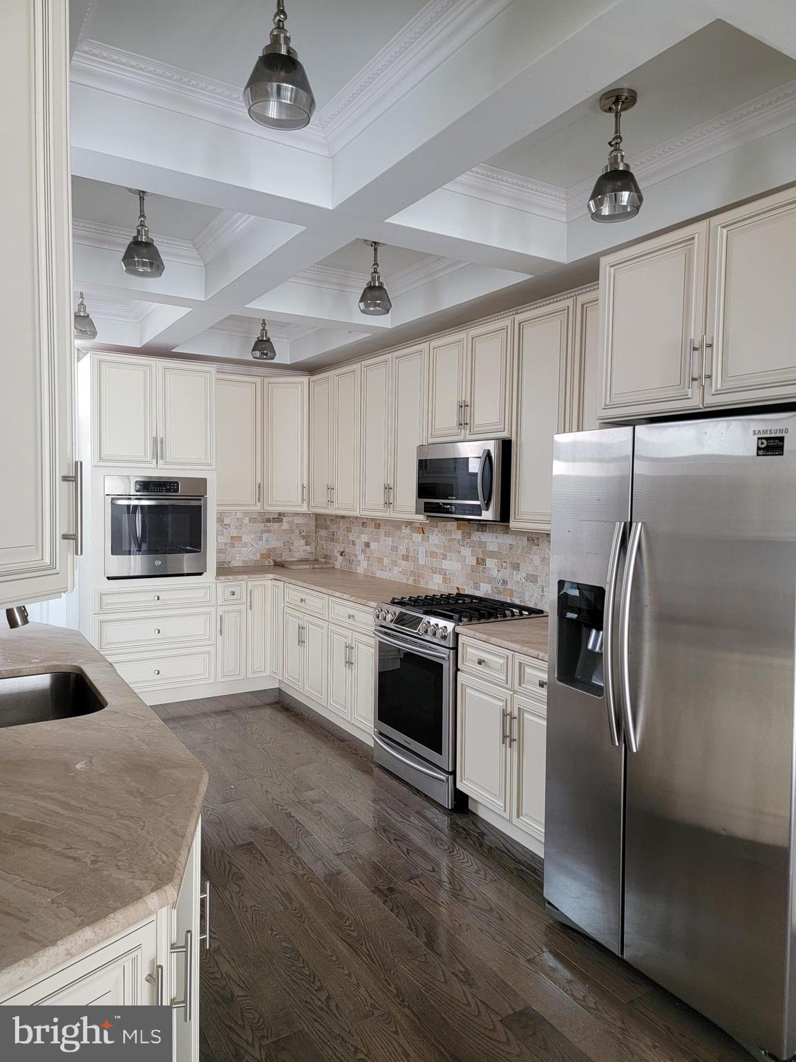 OLIVER - Residential Lease