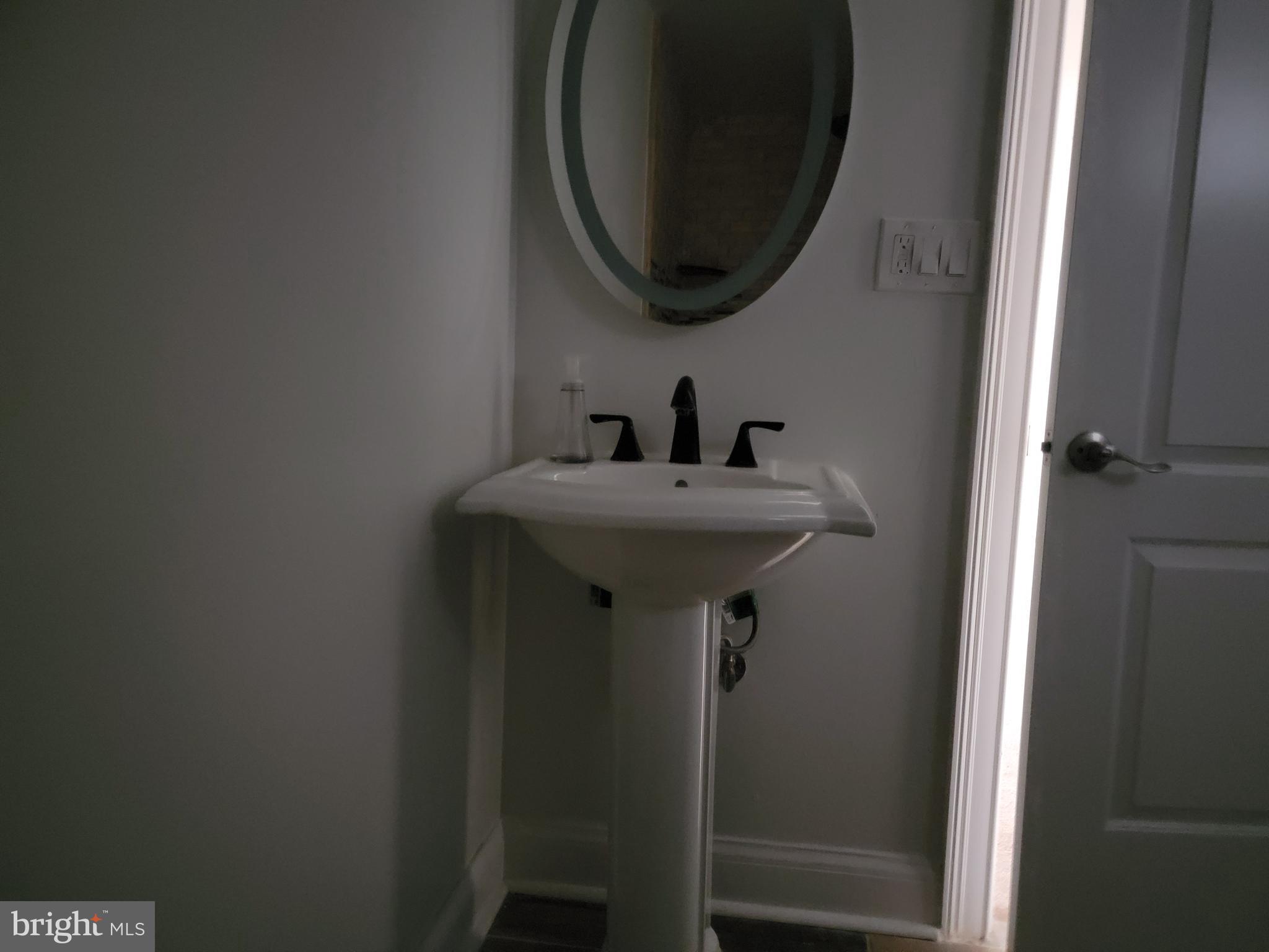 OLIVER - Residential Lease