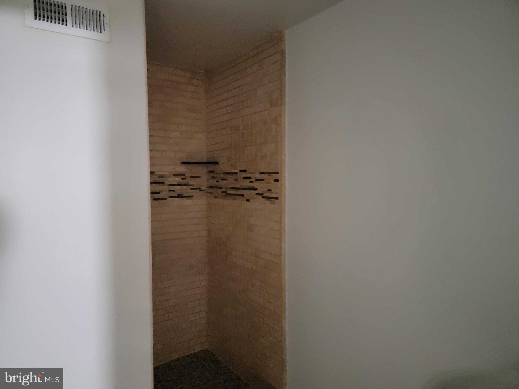 OLIVER - Residential Lease